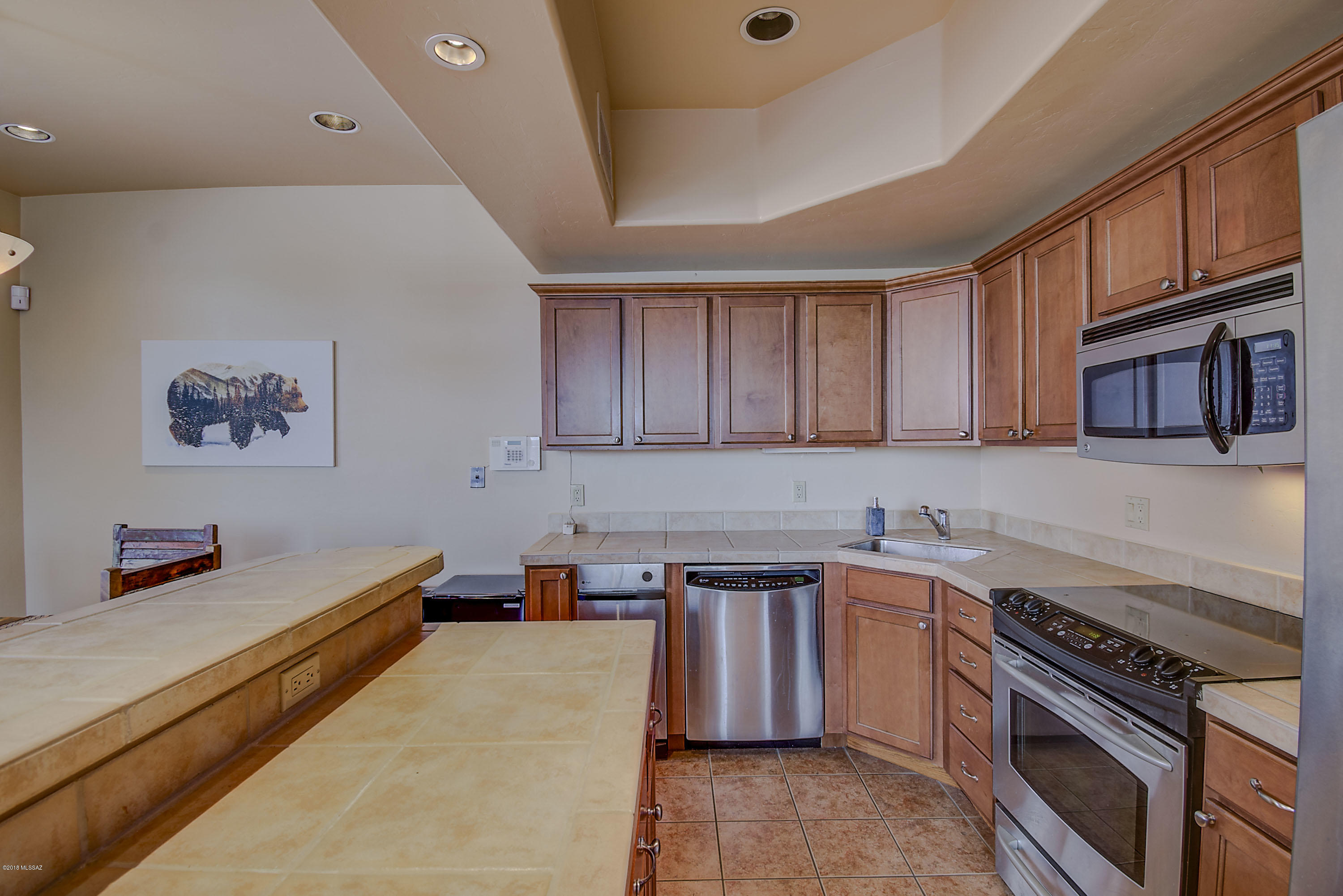 446 N Campbell Avenue Unit: 4204