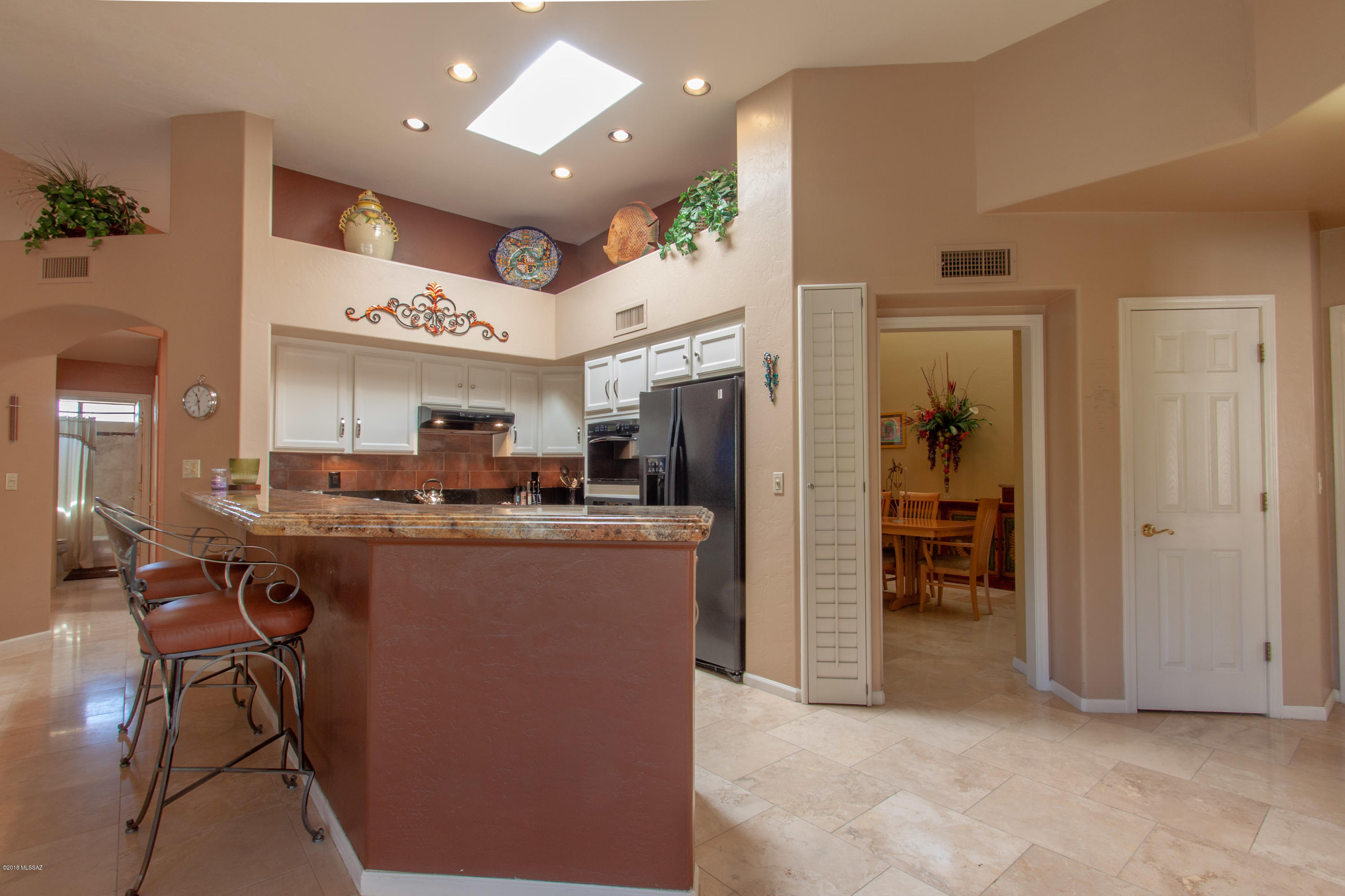 5446 N Highpoint Court