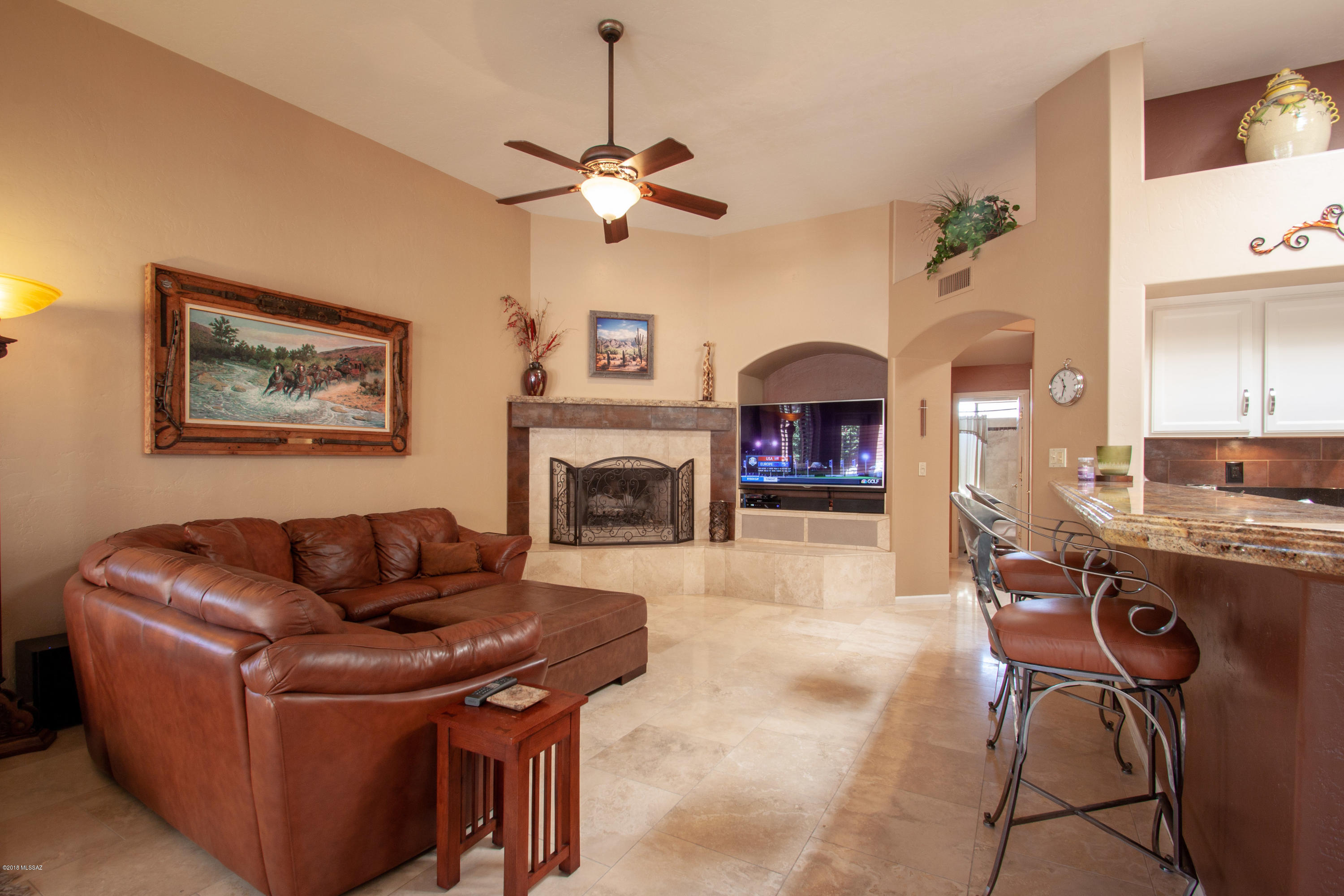 5446 N Highpoint Court