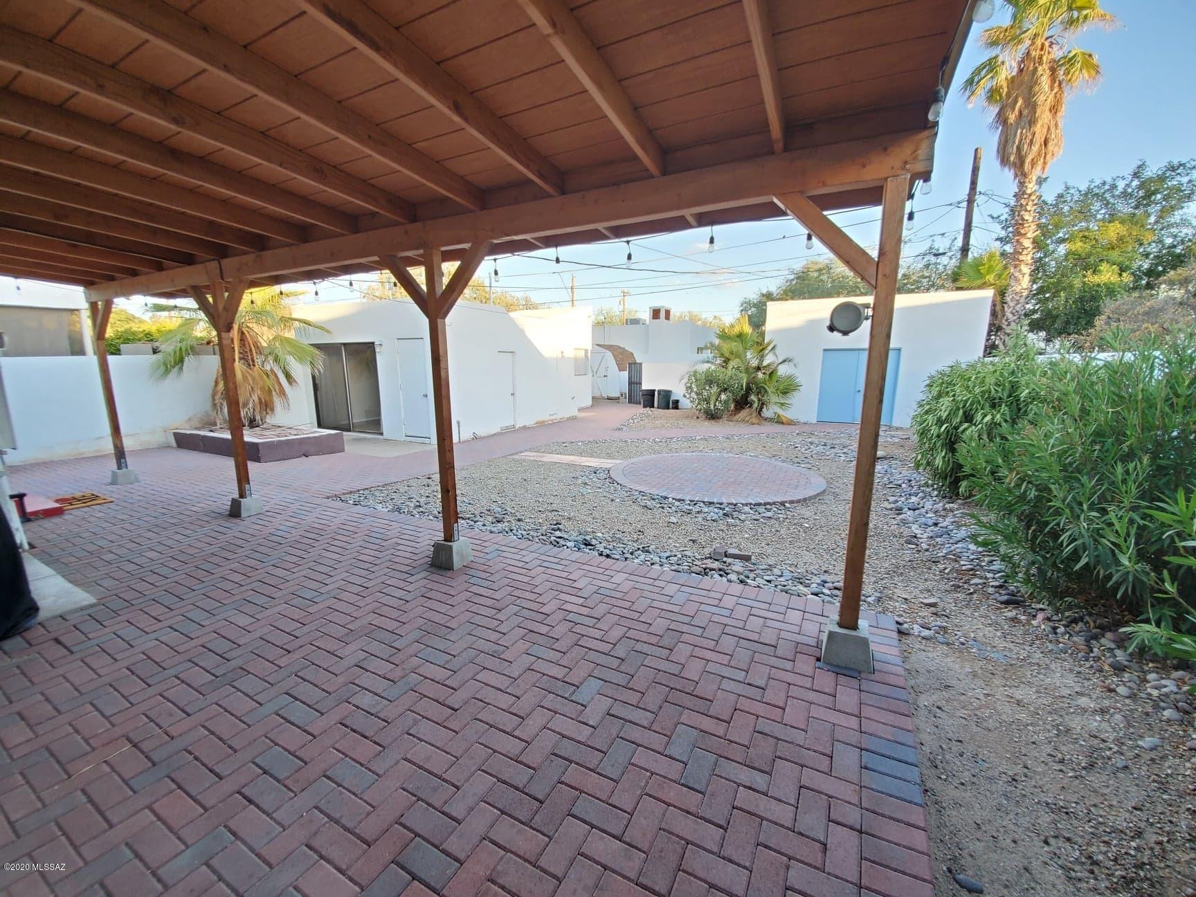 2316 E 4th Street