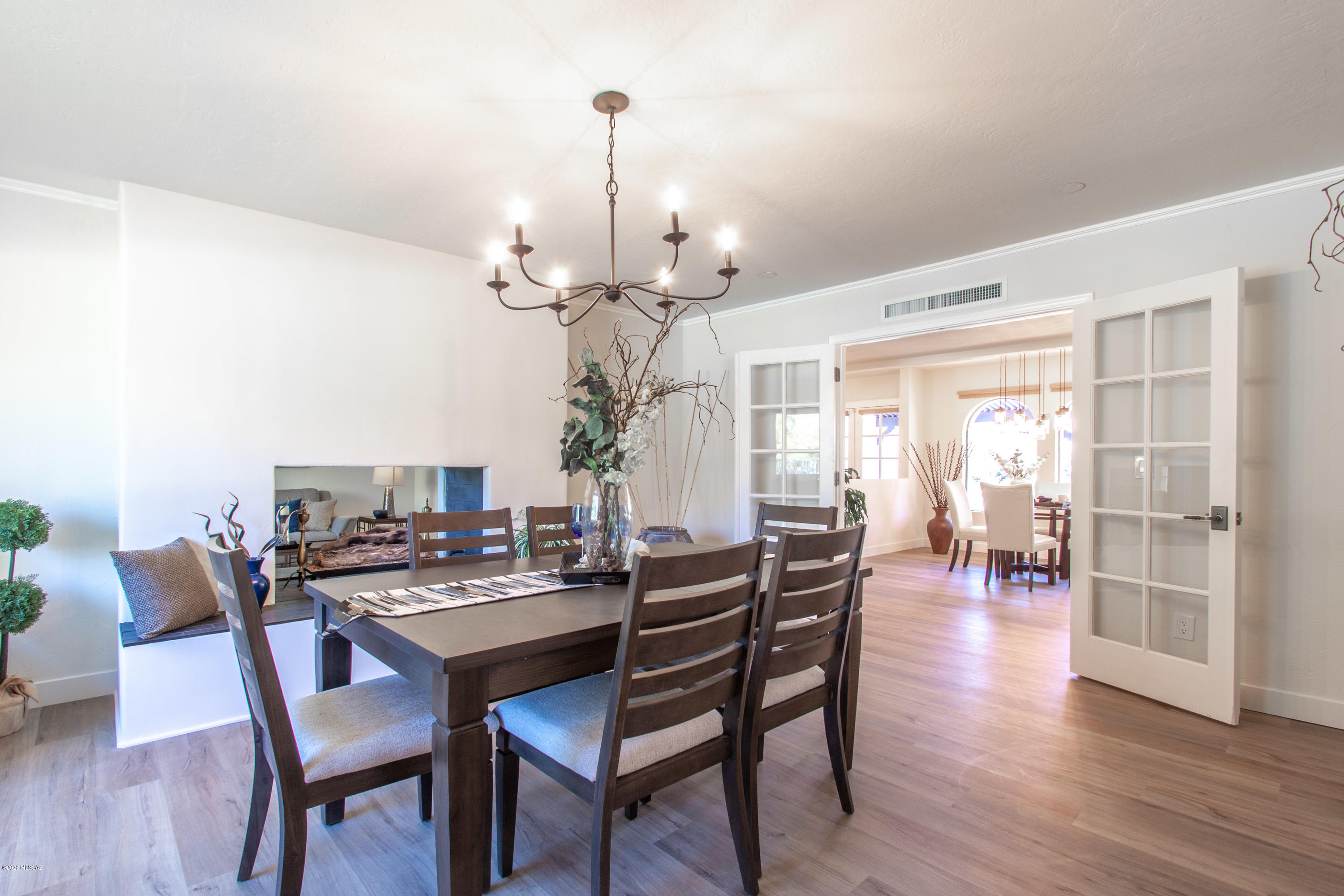 5862 N Camino Miraval