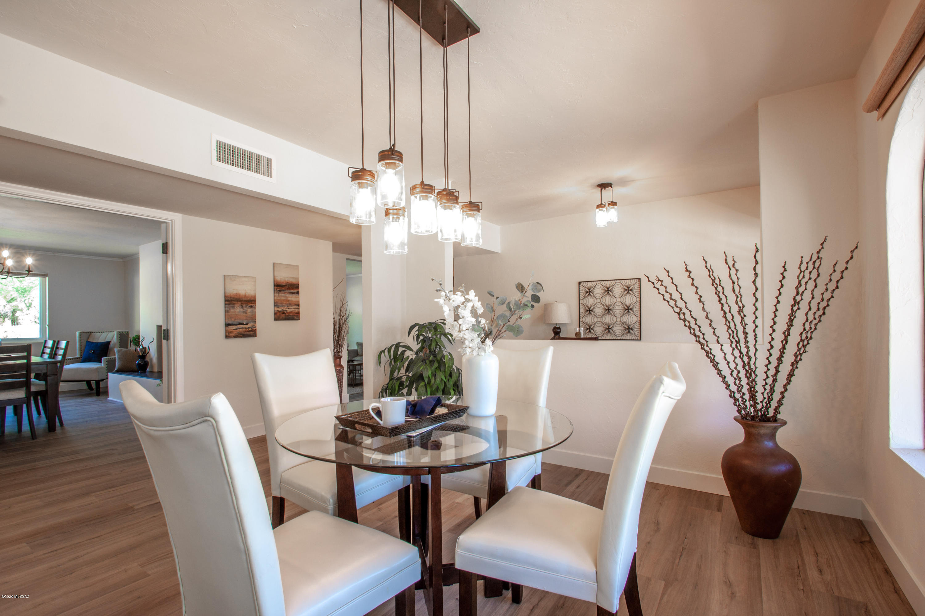 5862 N Camino Miraval