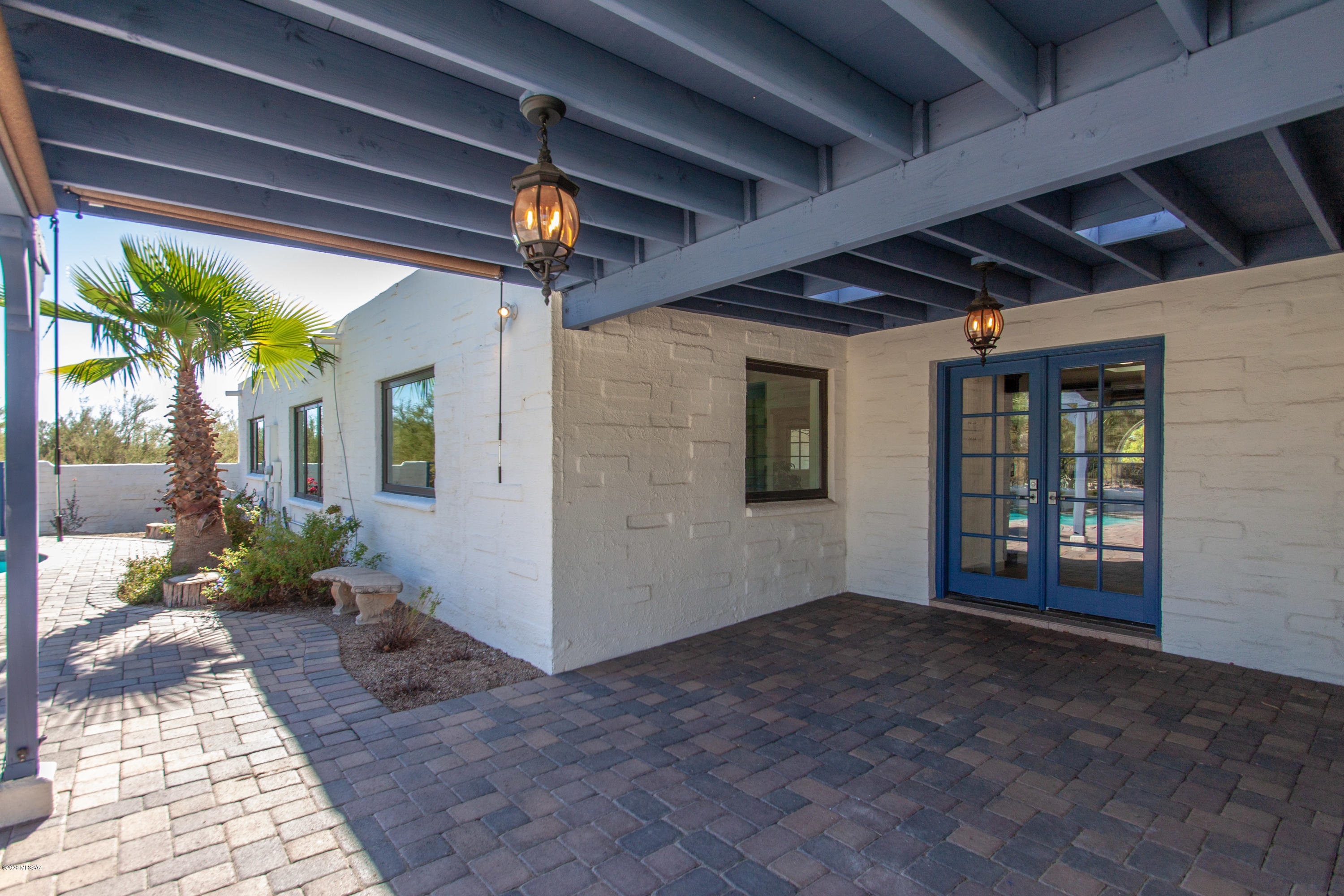 5862 N Camino Miraval