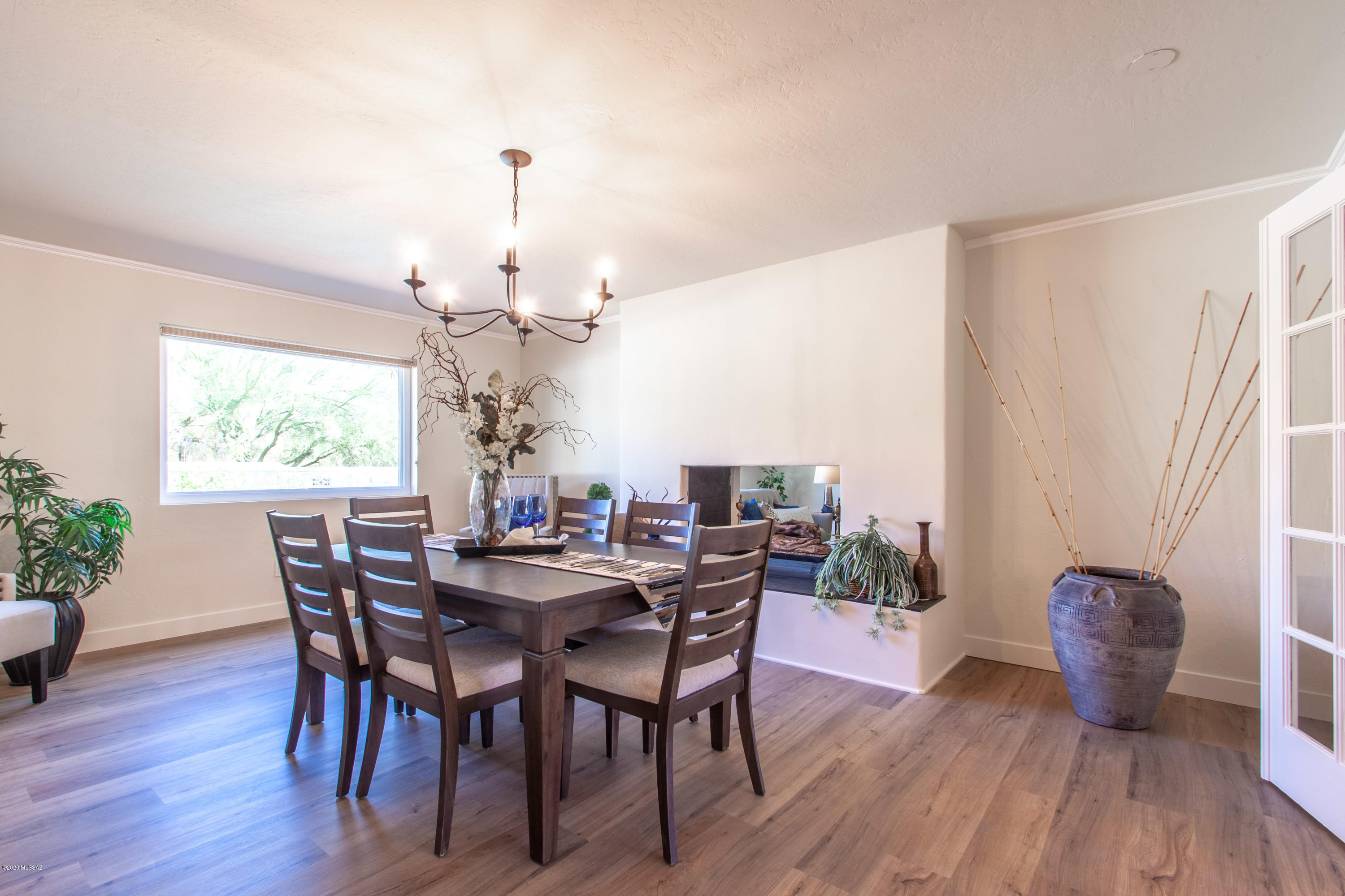 5862 N Camino Miraval