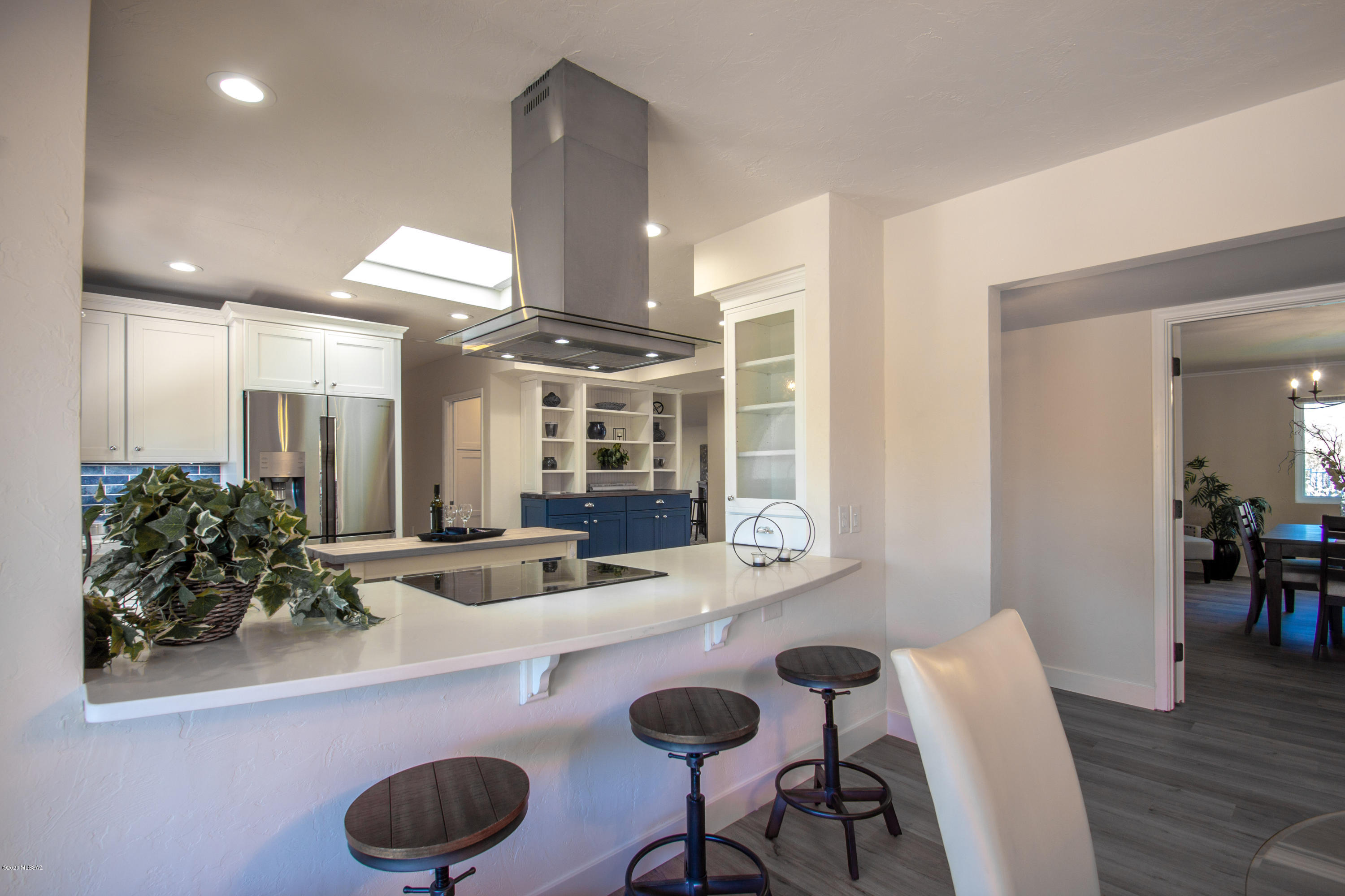 5862 N Camino Miraval