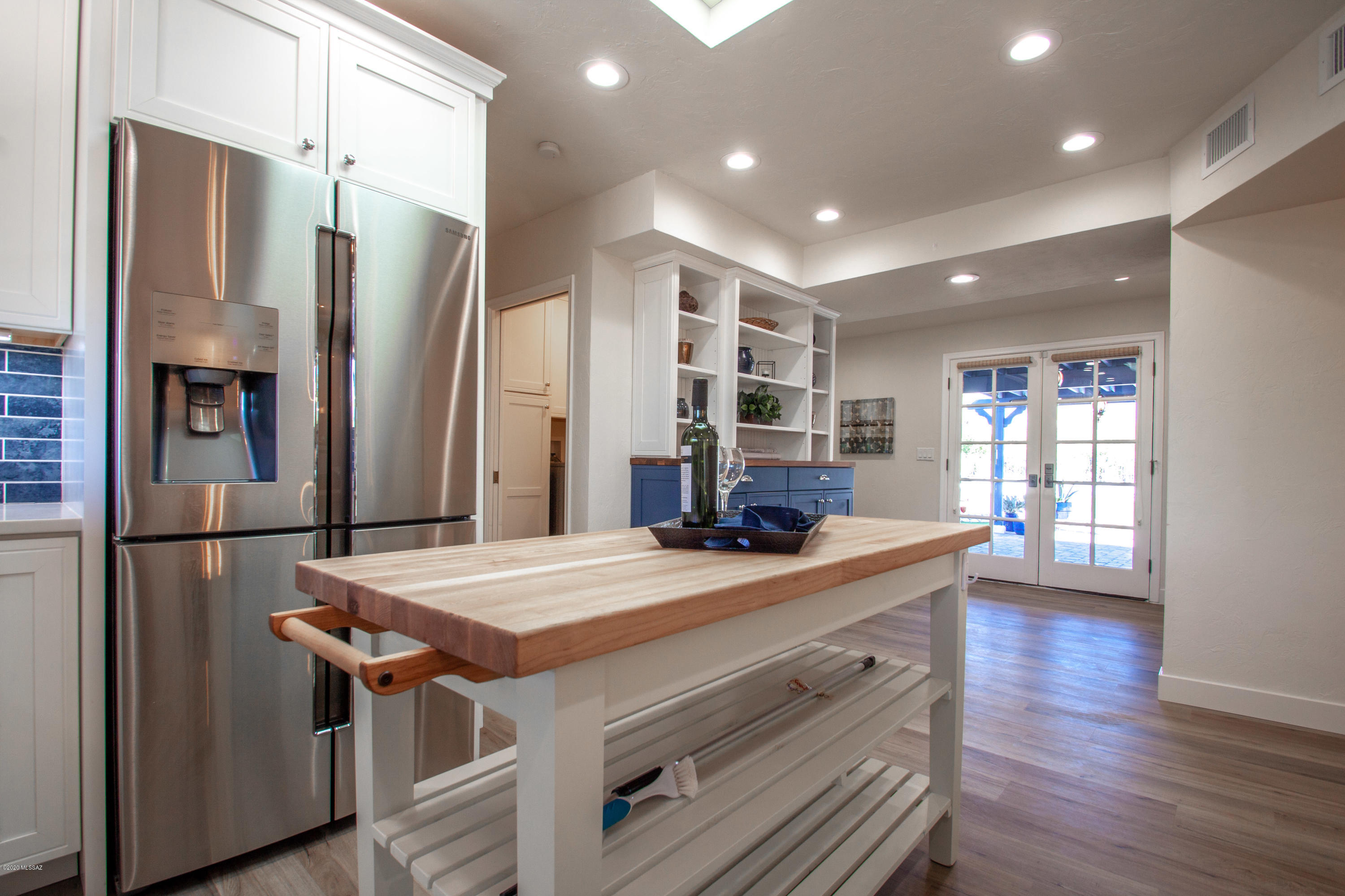 5862 N Camino Miraval