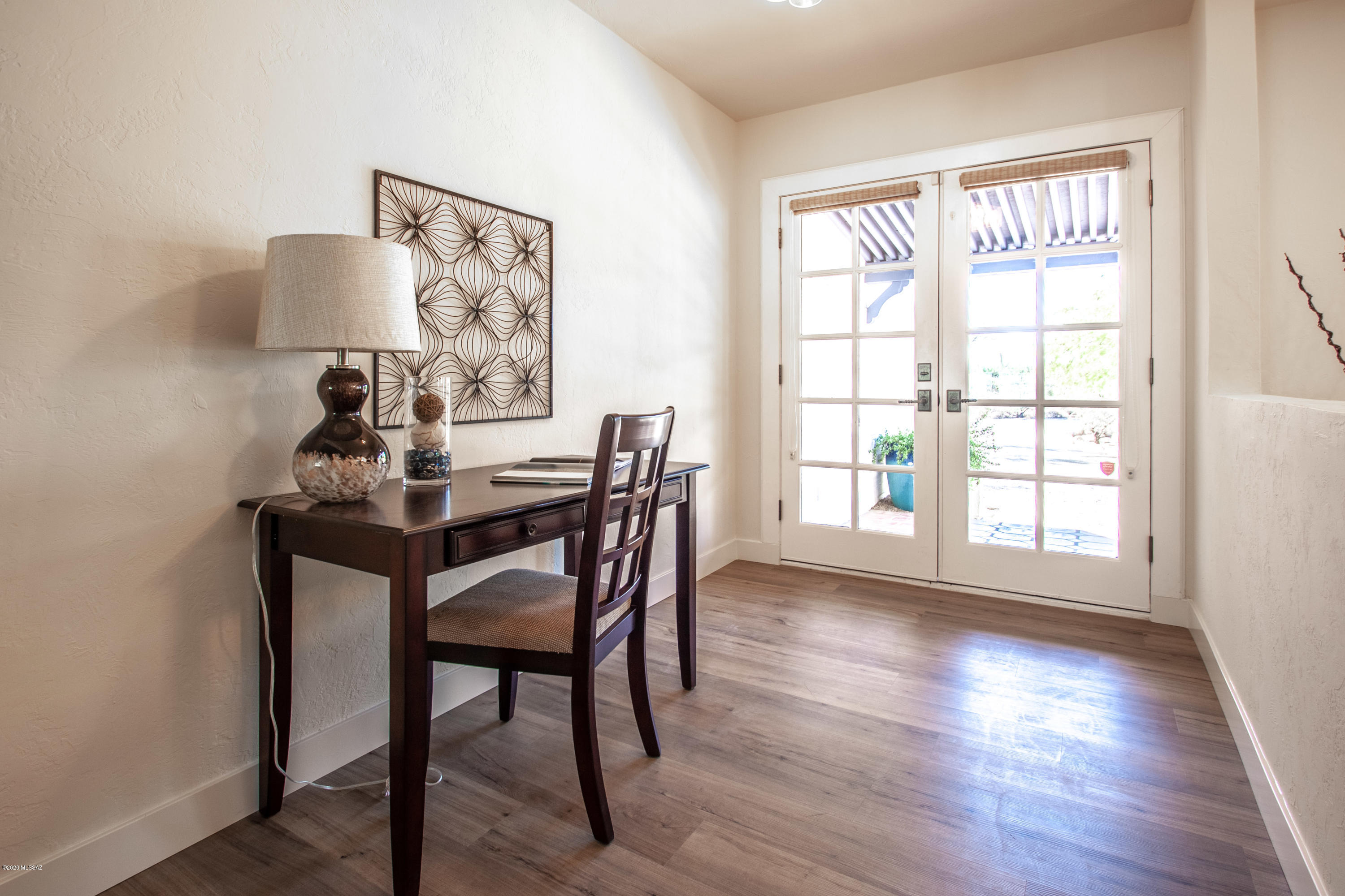 5862 N Camino Miraval