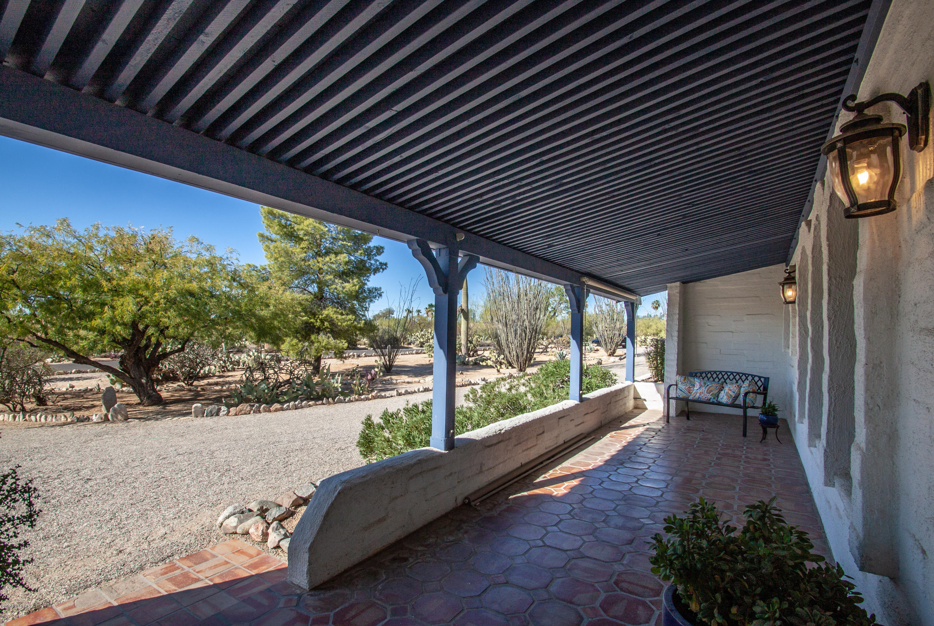 5862 N Camino Miraval