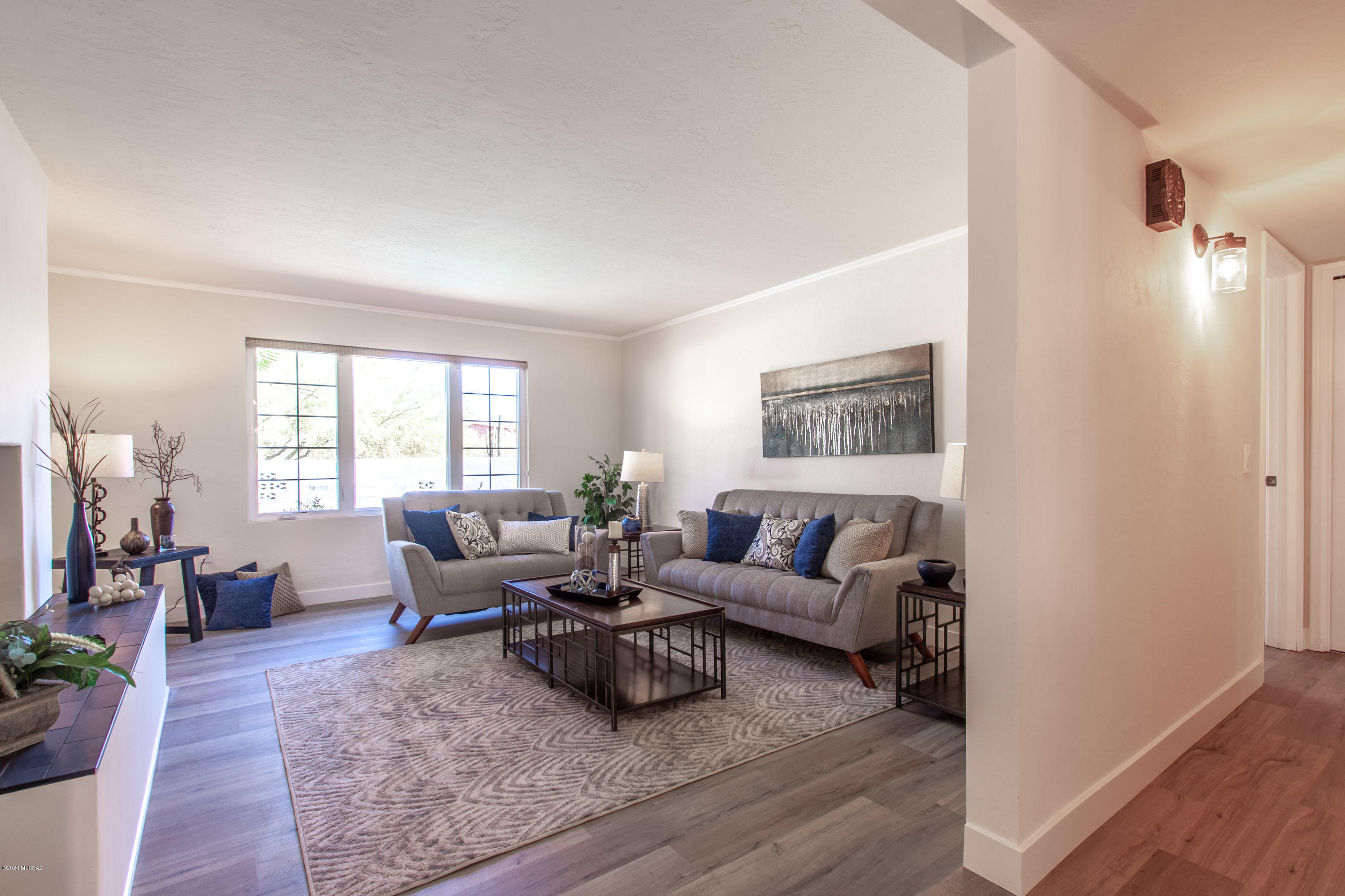 5862 N Camino Miraval