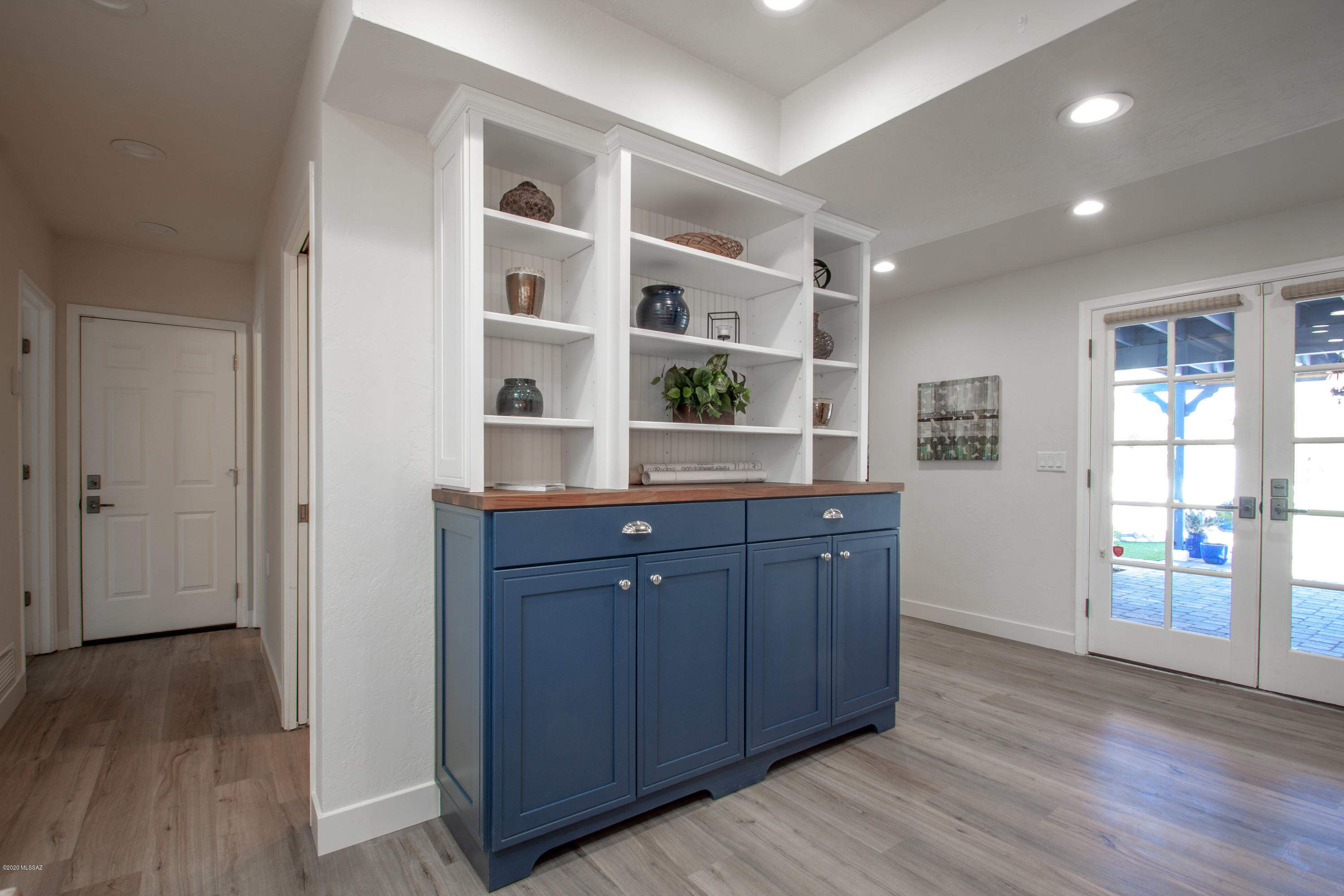 5862 N Camino Miraval