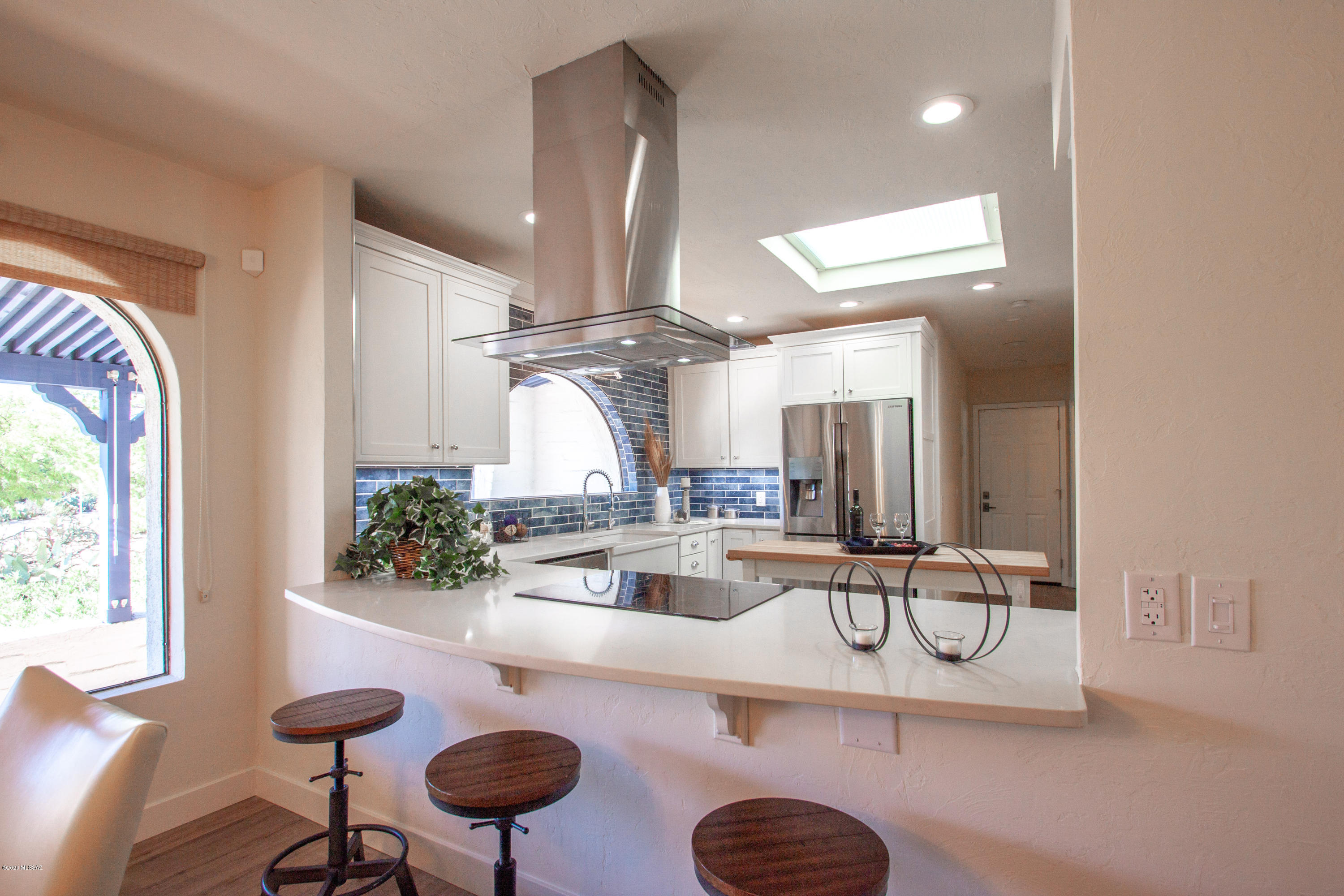 5862 N Camino Miraval