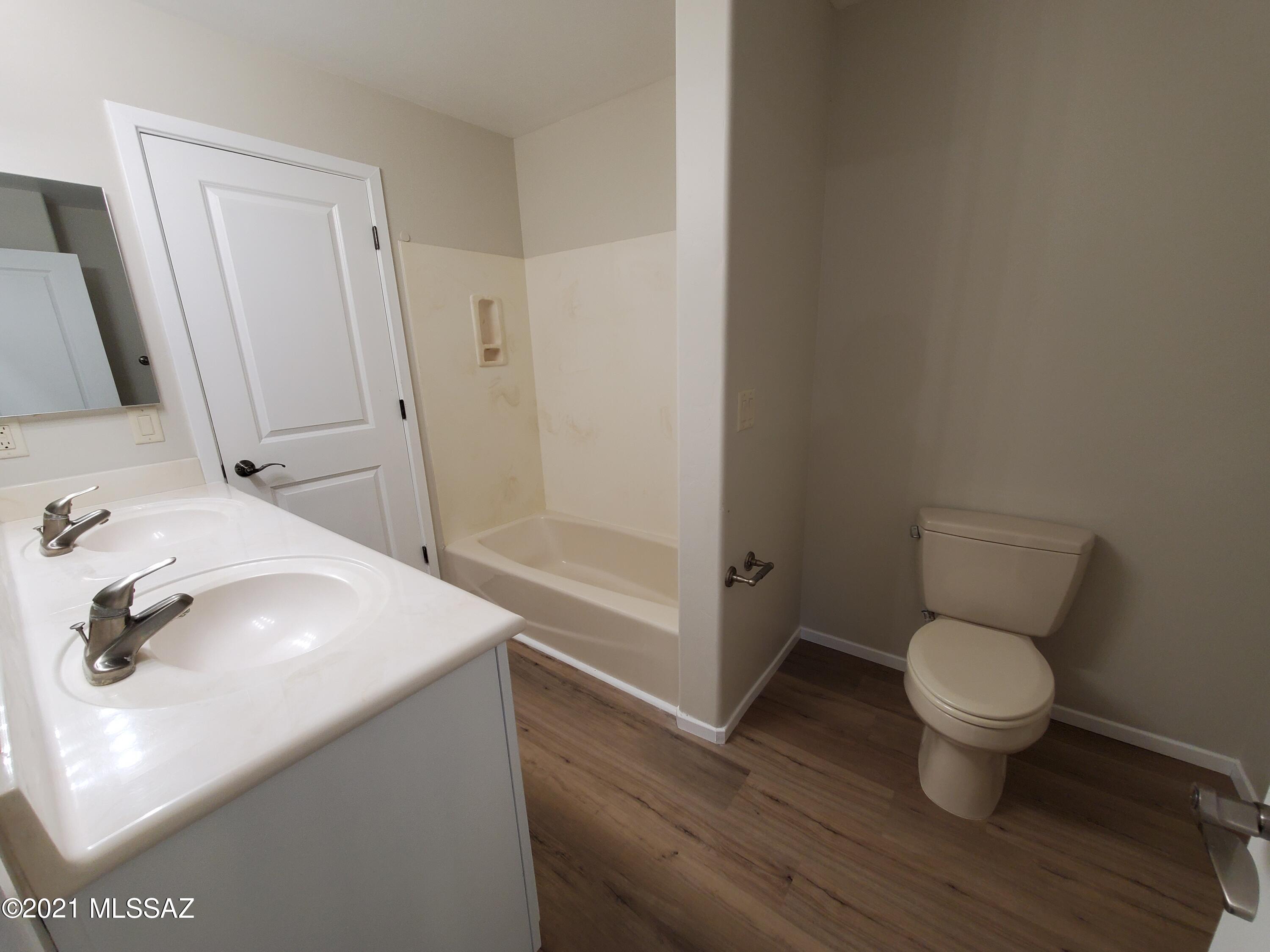 2028 E River Road Unit: 101