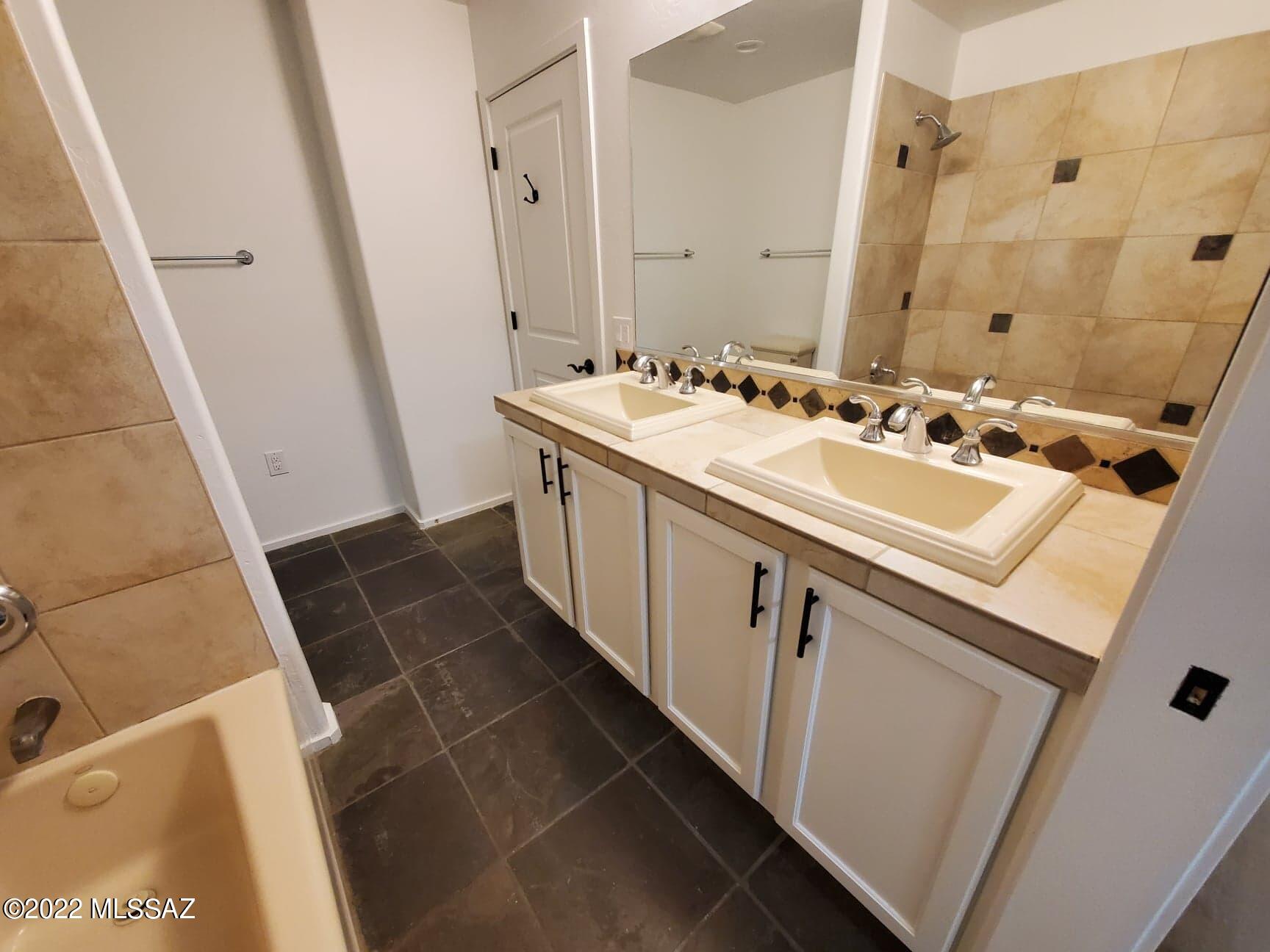 2016 E River Road Unit: 104