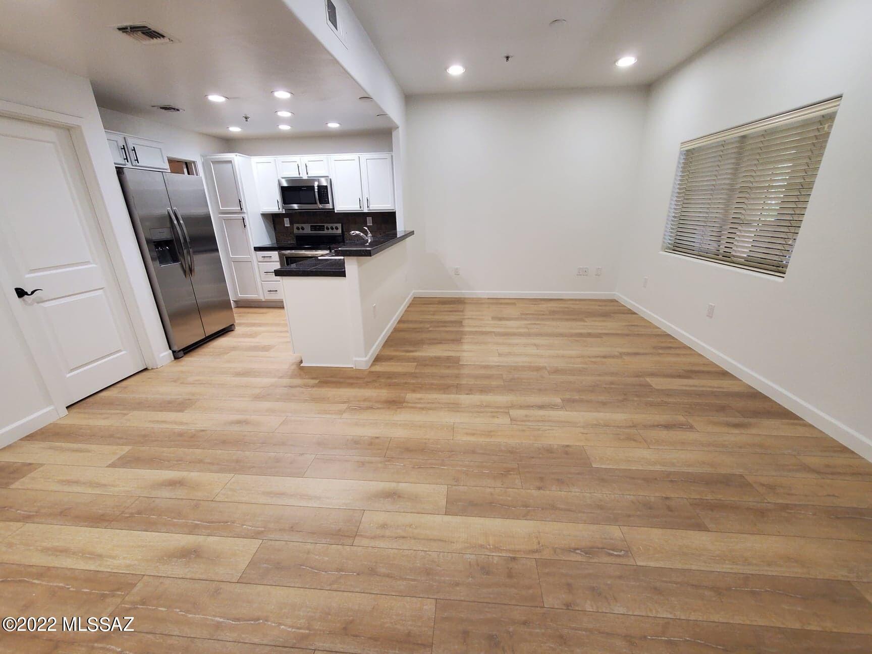 2016 E River Road Unit: 104