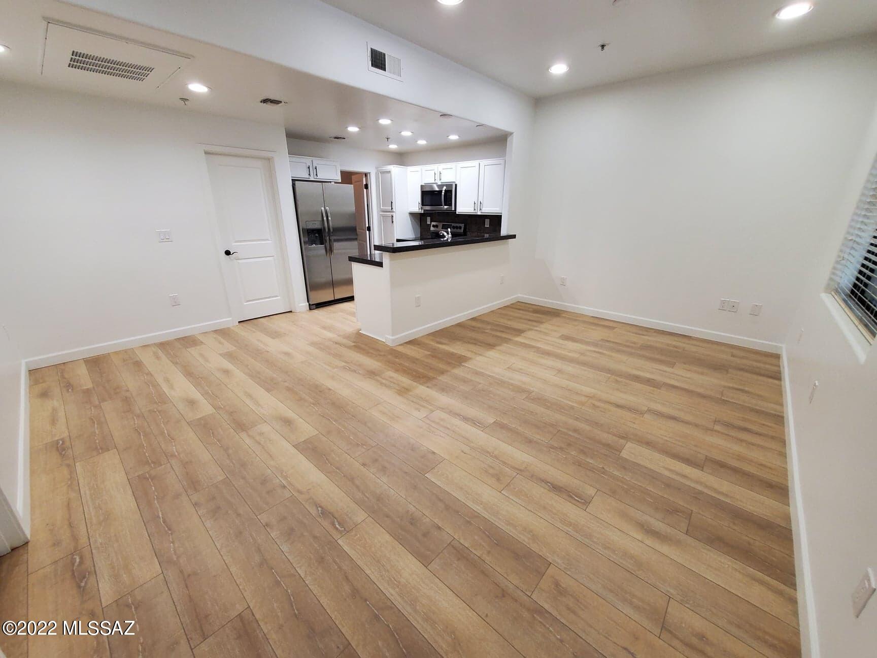 2016 E River Road Unit: 104