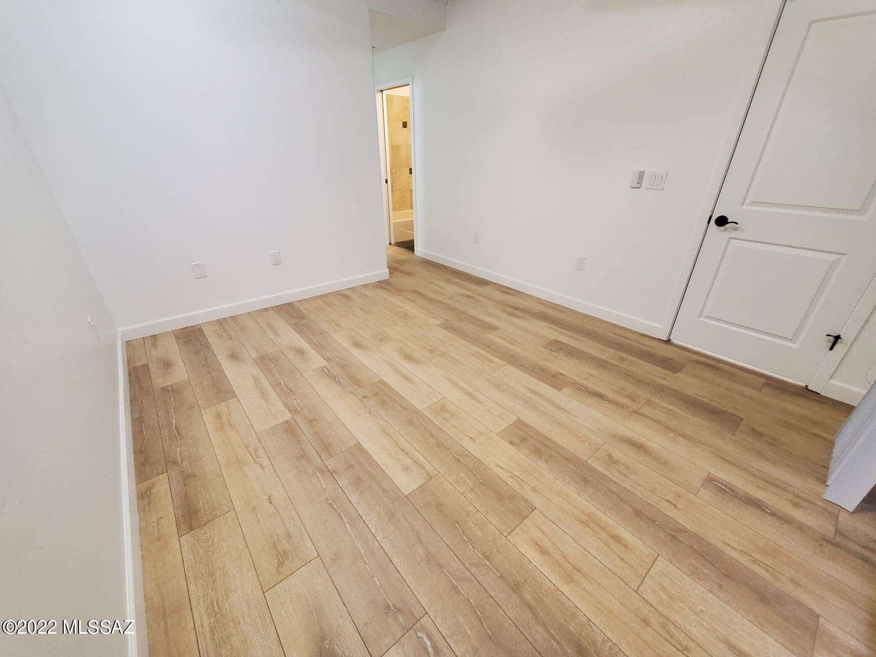 2016 E River Road Unit: 104