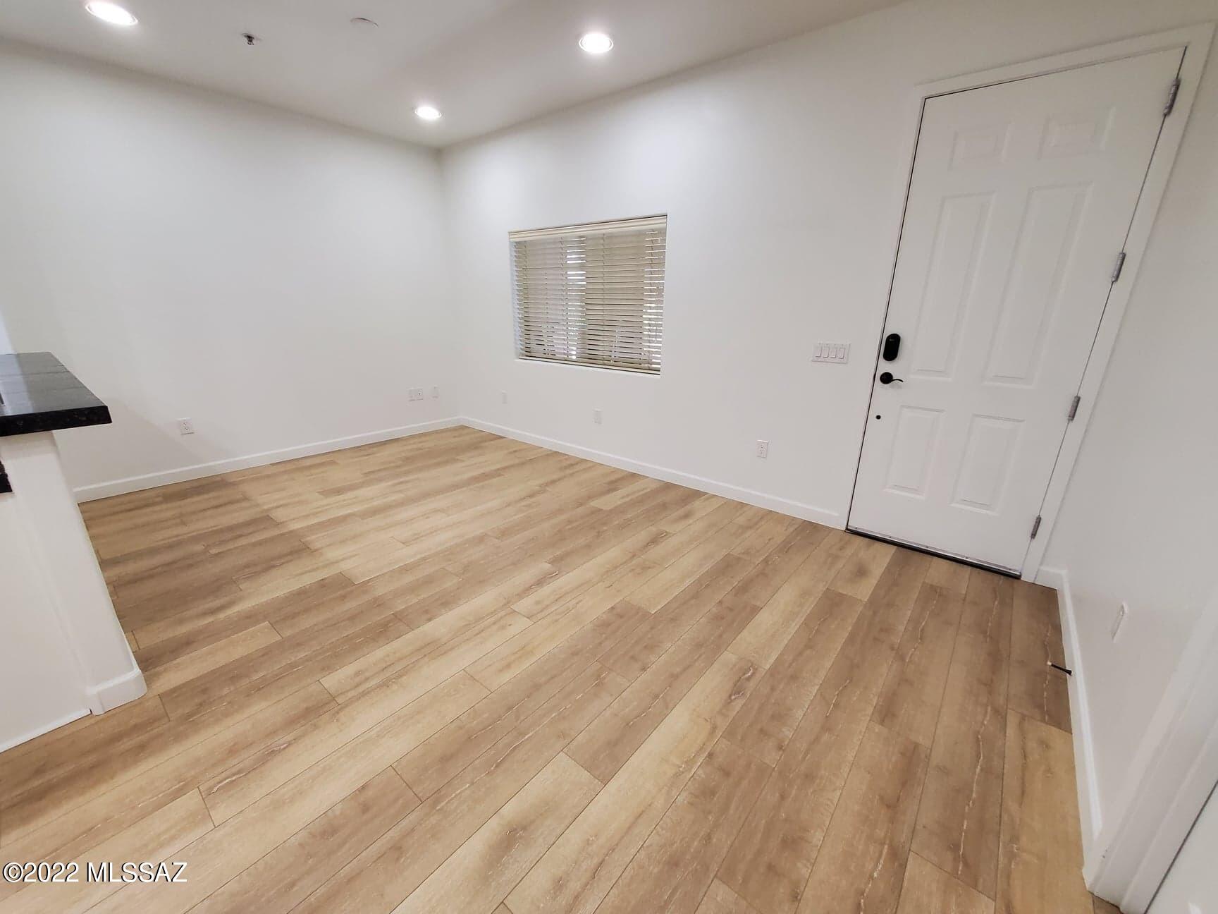 2016 E River Road Unit: 104
