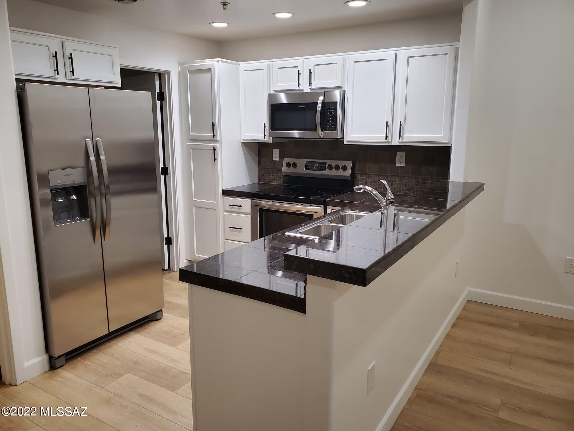 2016 E River Road Unit: 104