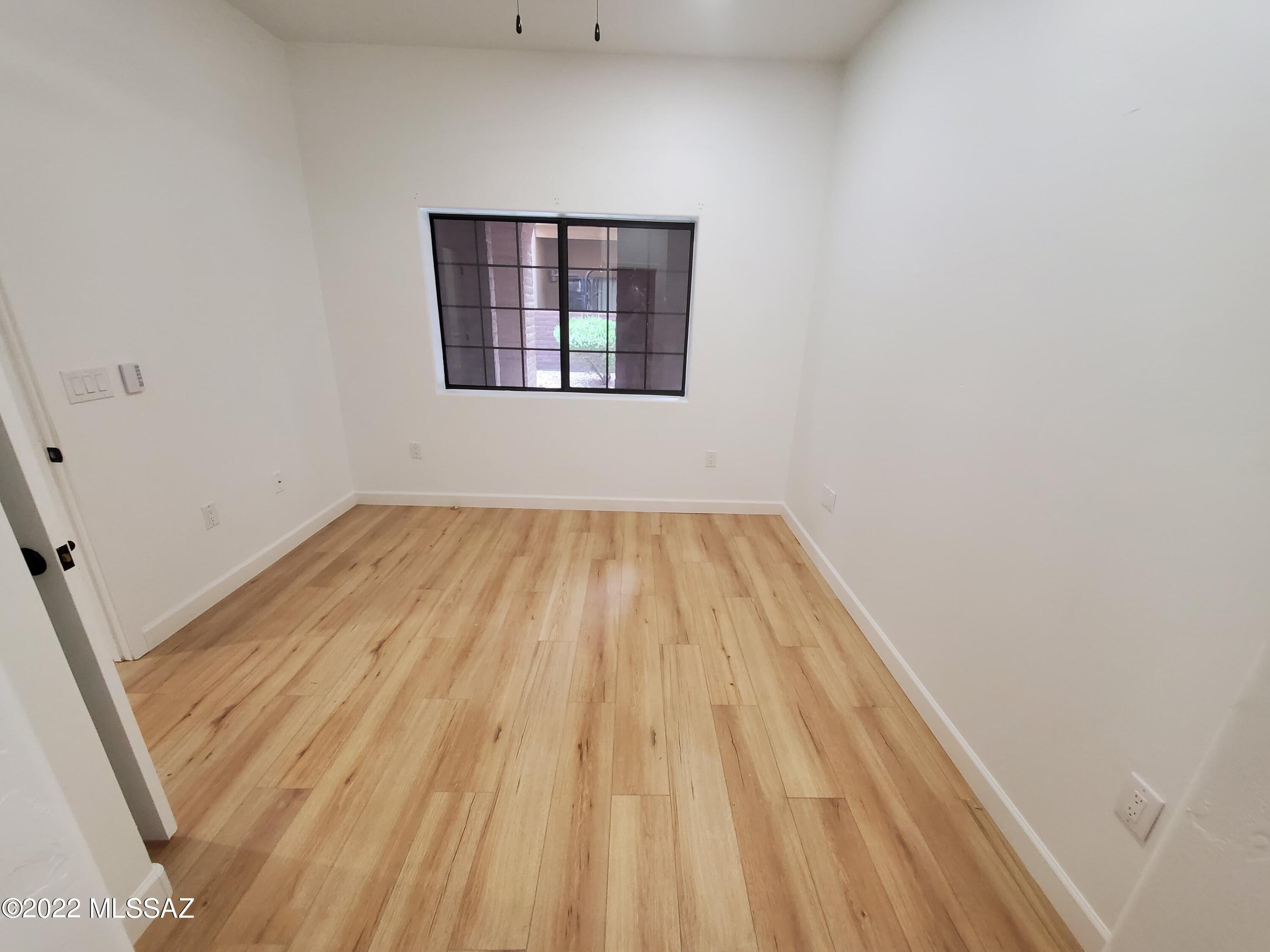 2018 E River Road Unit: 101