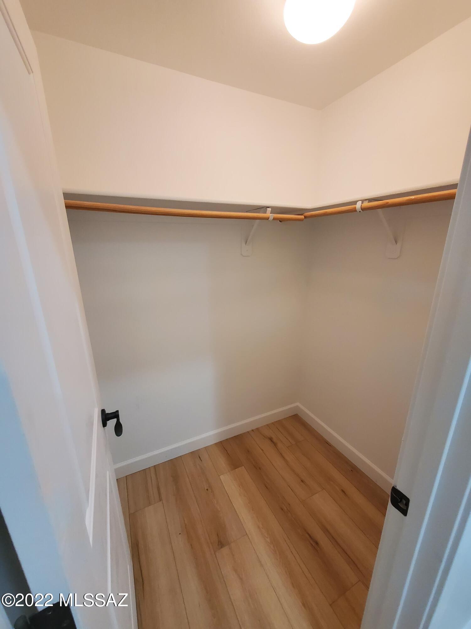 2018 E River Road Unit: 101