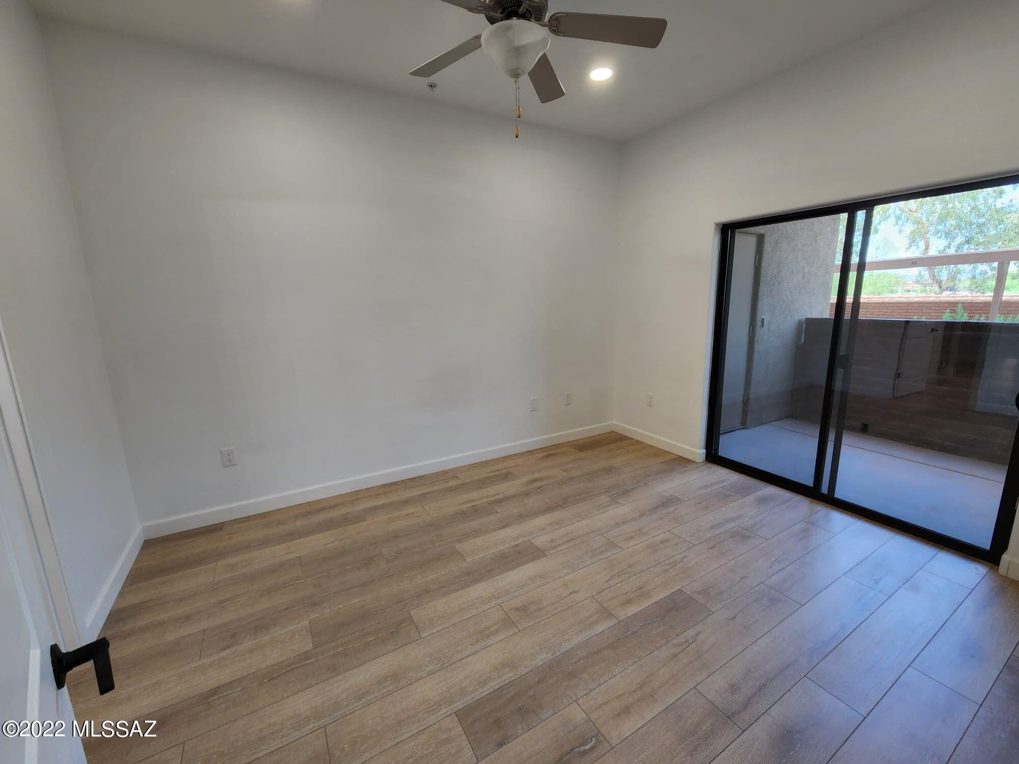 2016 E River Road Unit: 105