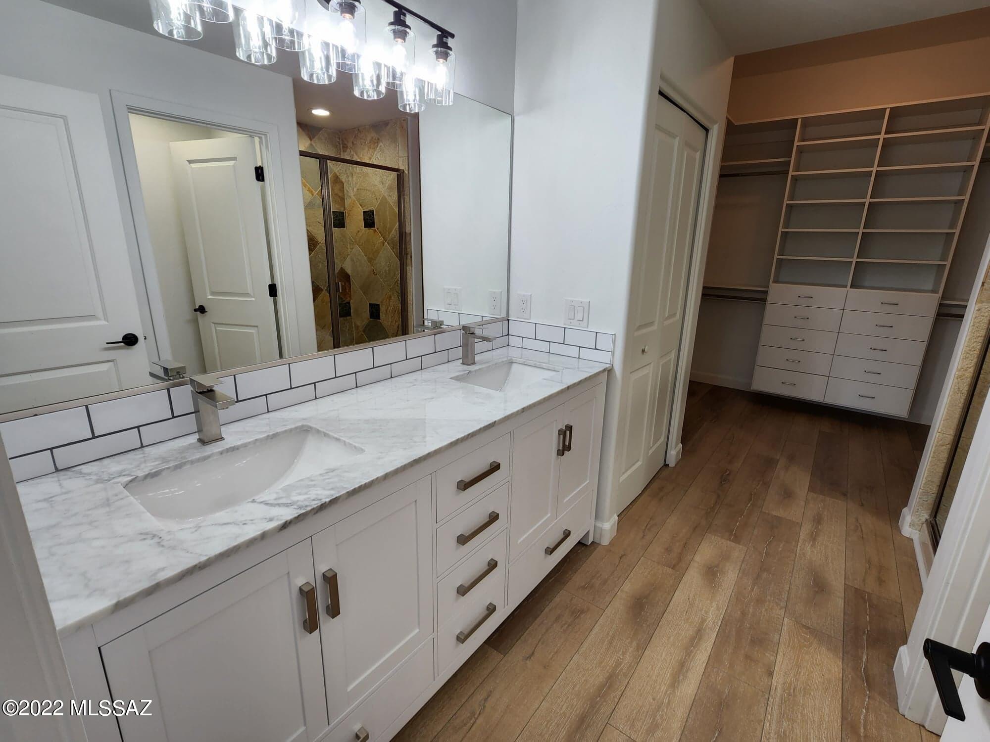2016 E River Road Unit: 105