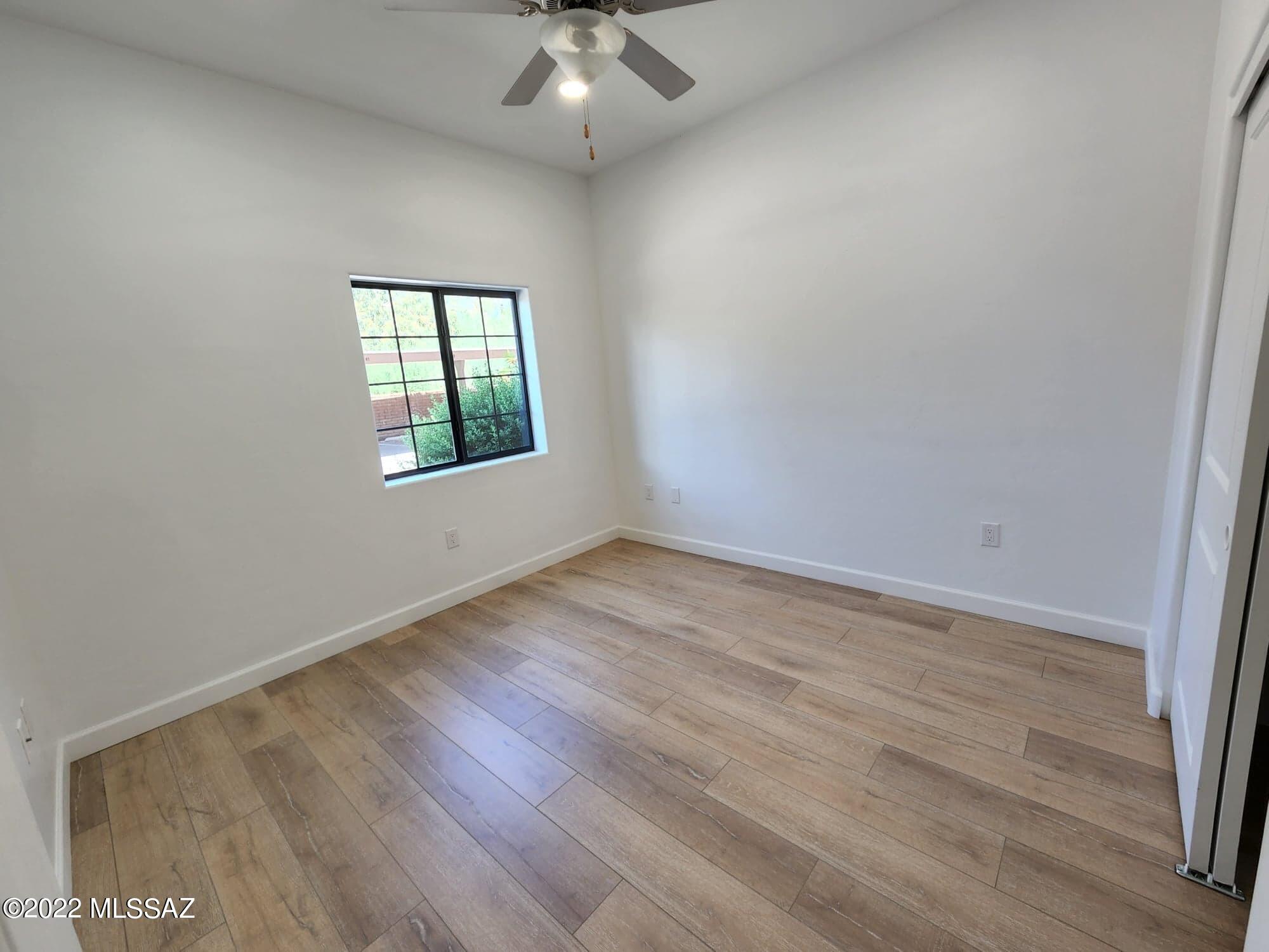 2016 E River Road Unit: 105