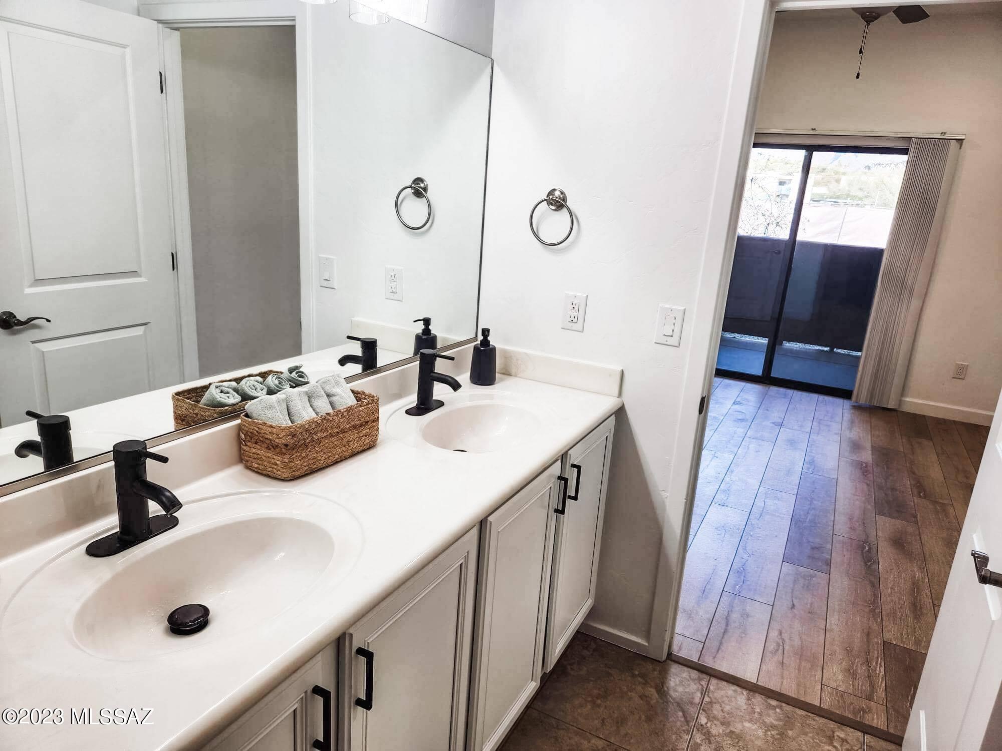 2028 E River Road Unit: 100