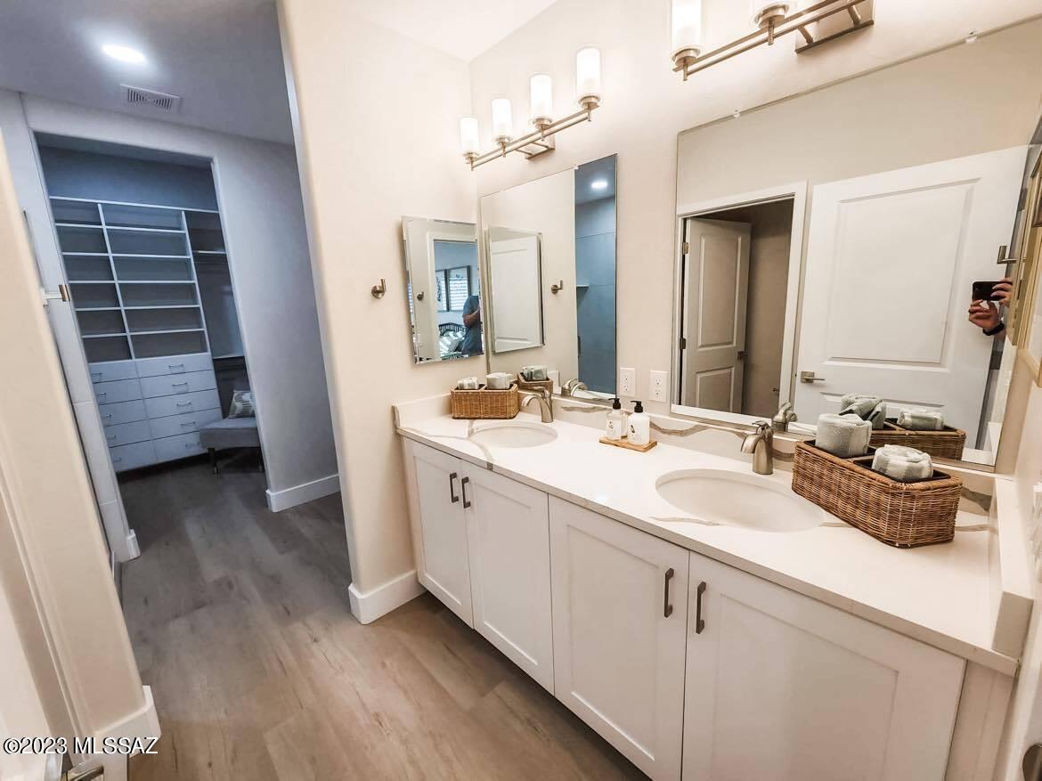 2040 E River Road Unit: 100