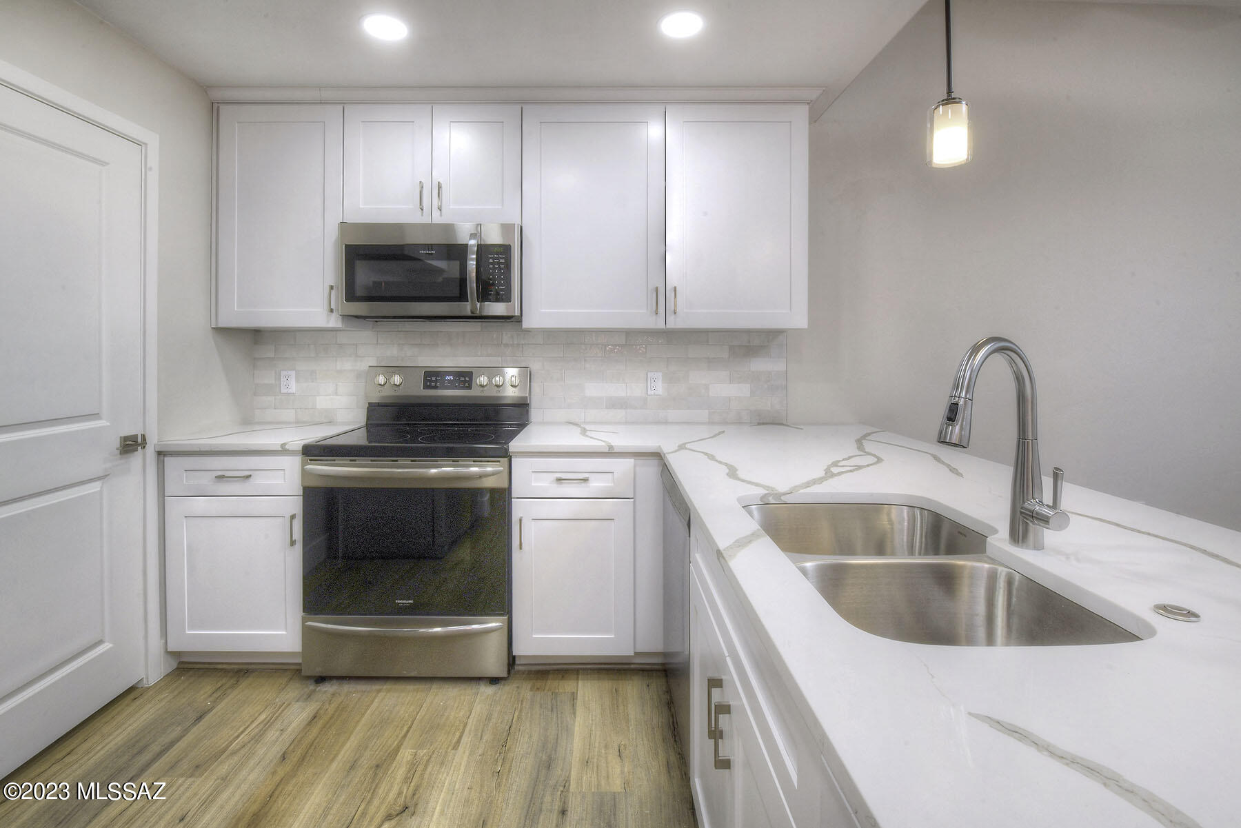 2042 E River Road Unit: 204