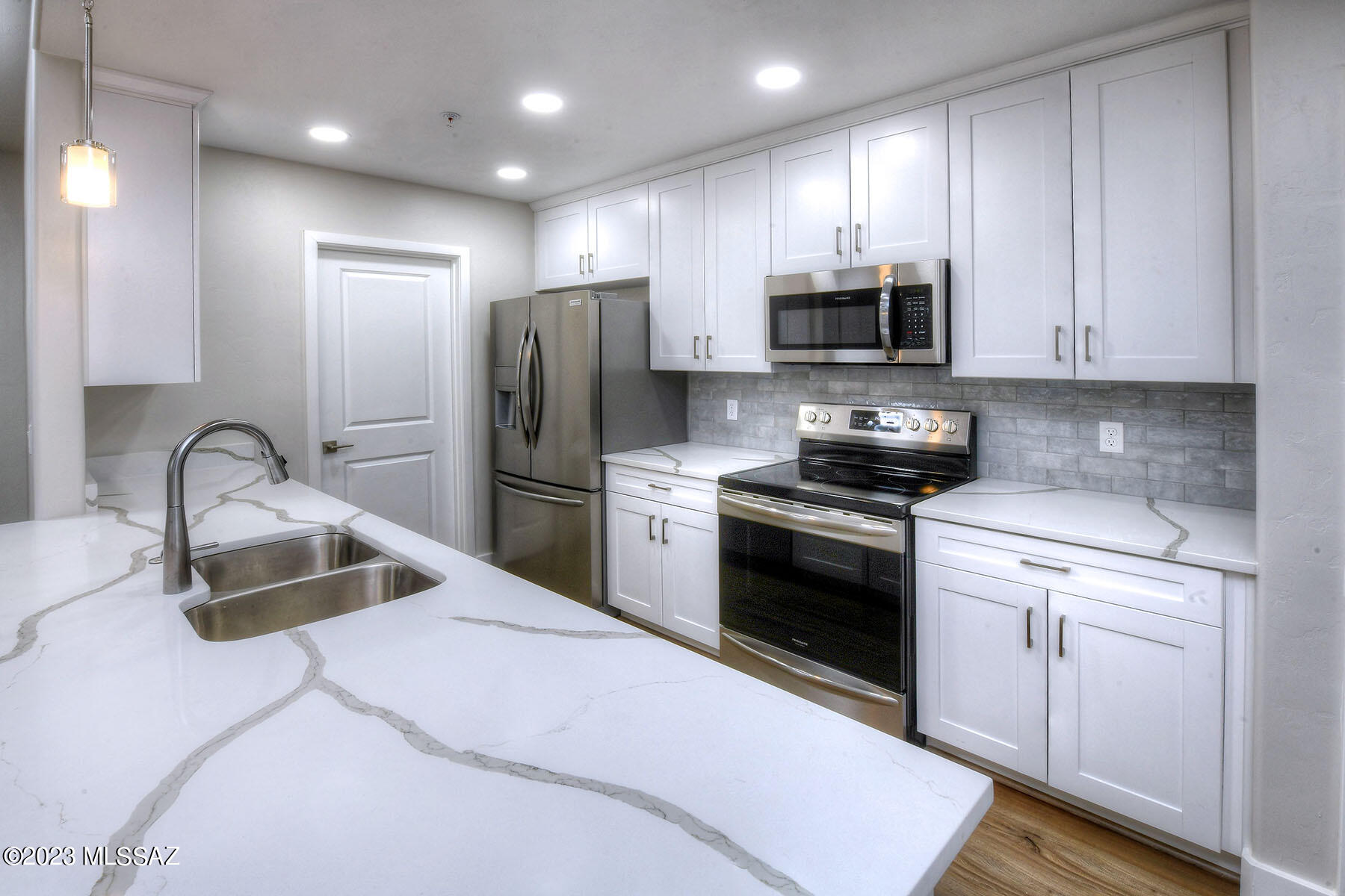 2042 E River Road Unit: 204