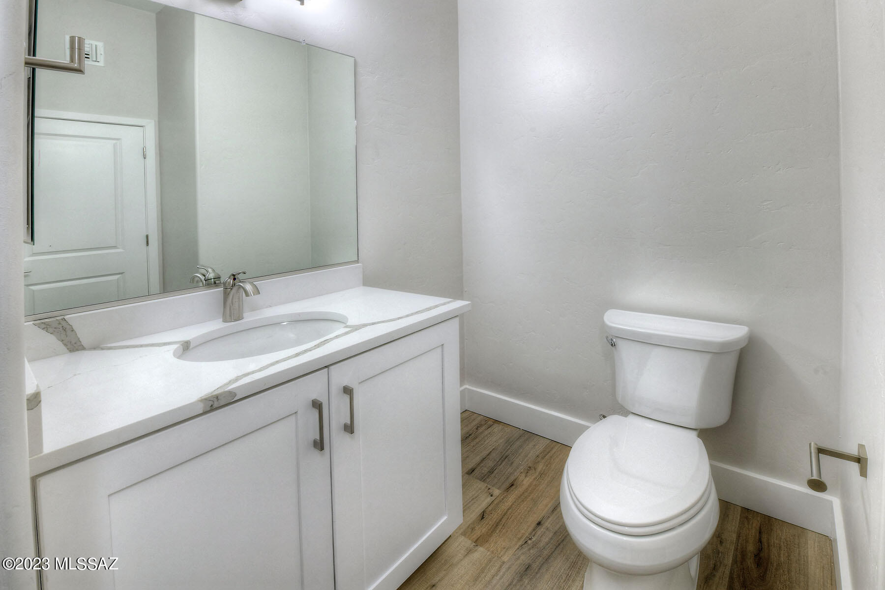 2042 E River Road Unit: 204