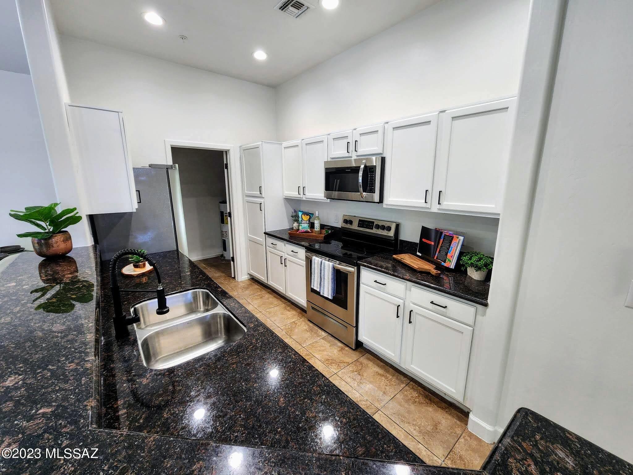 2026 E River Road Unit: 202