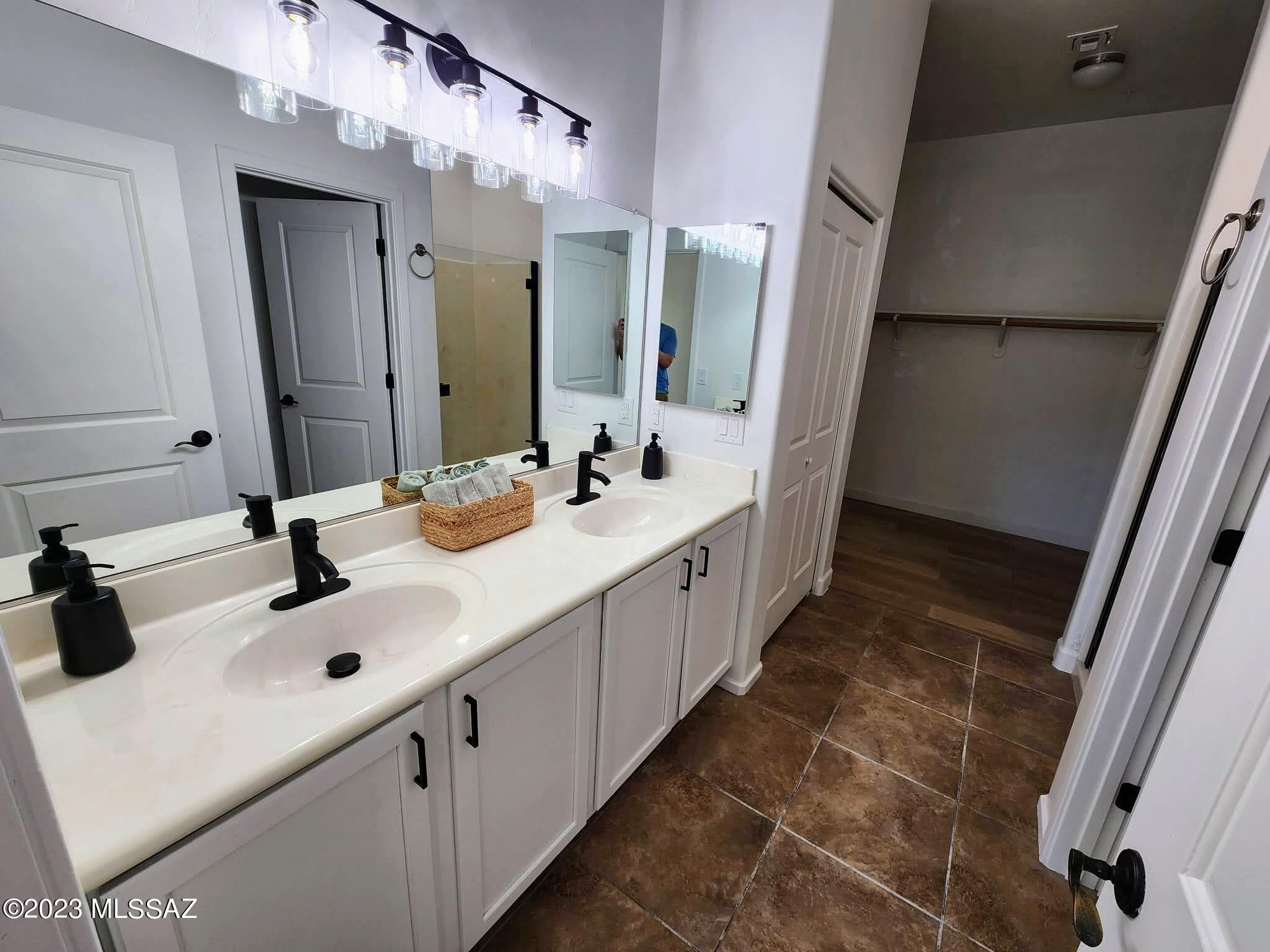 2026 E River Road Unit: 202