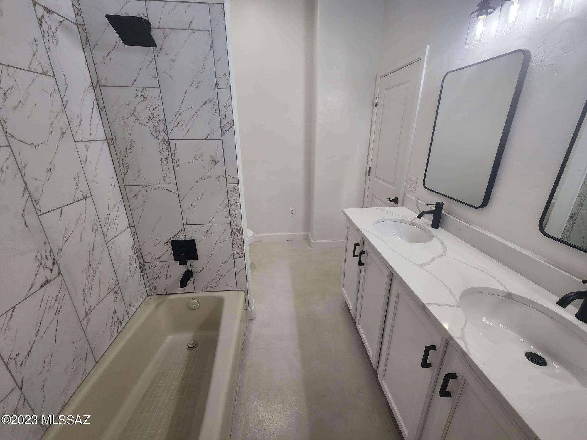 2010 E River Road Unit: 204
