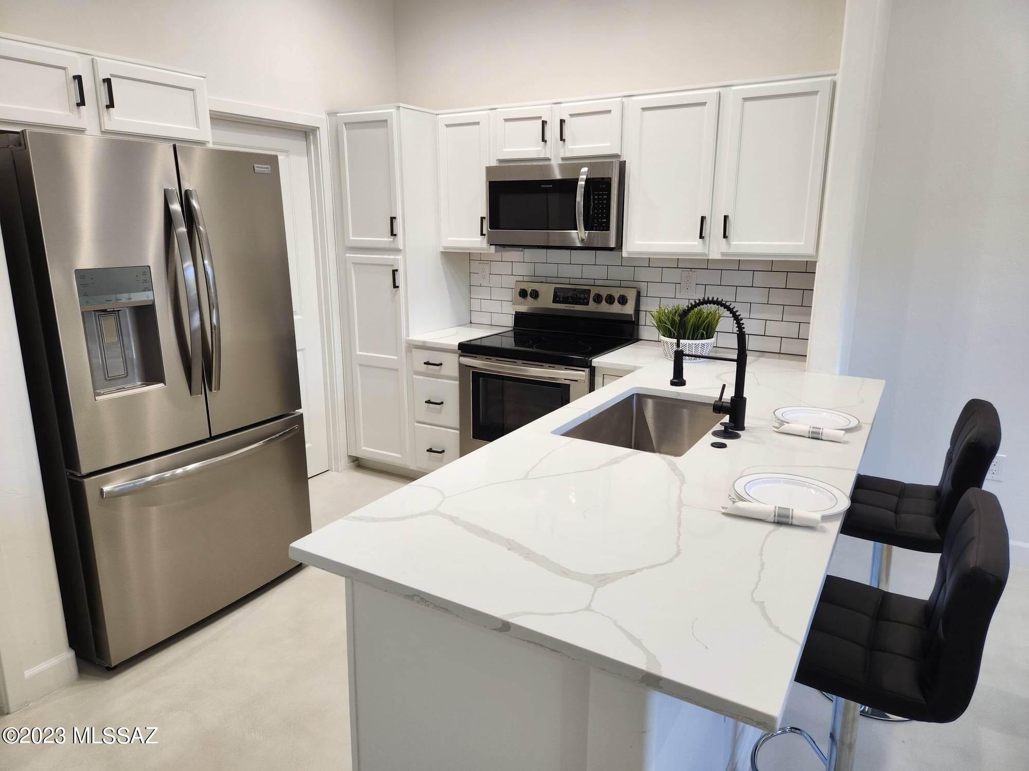 2010 E River Road Unit: 204