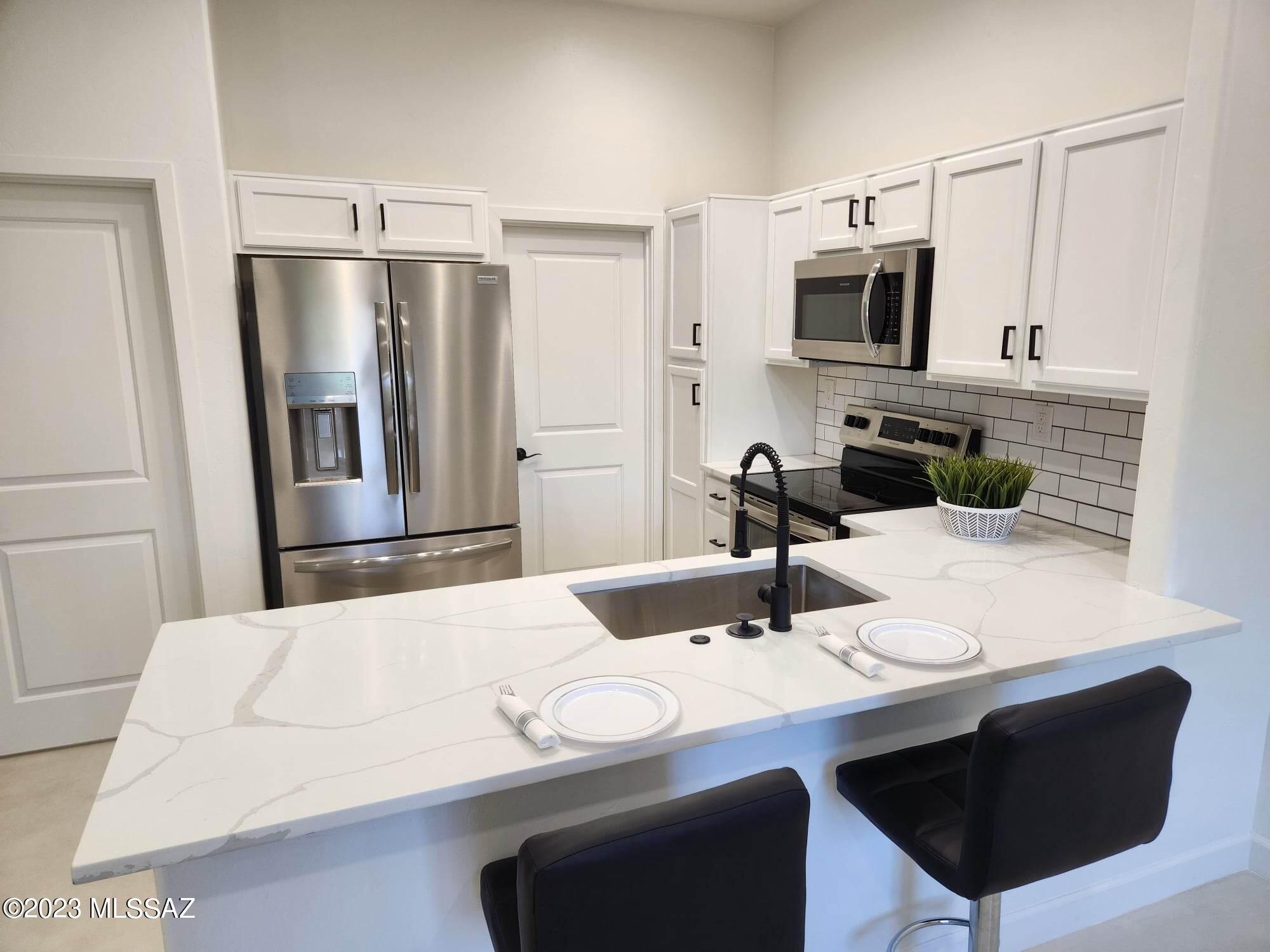 2010 E River Road Unit: 204