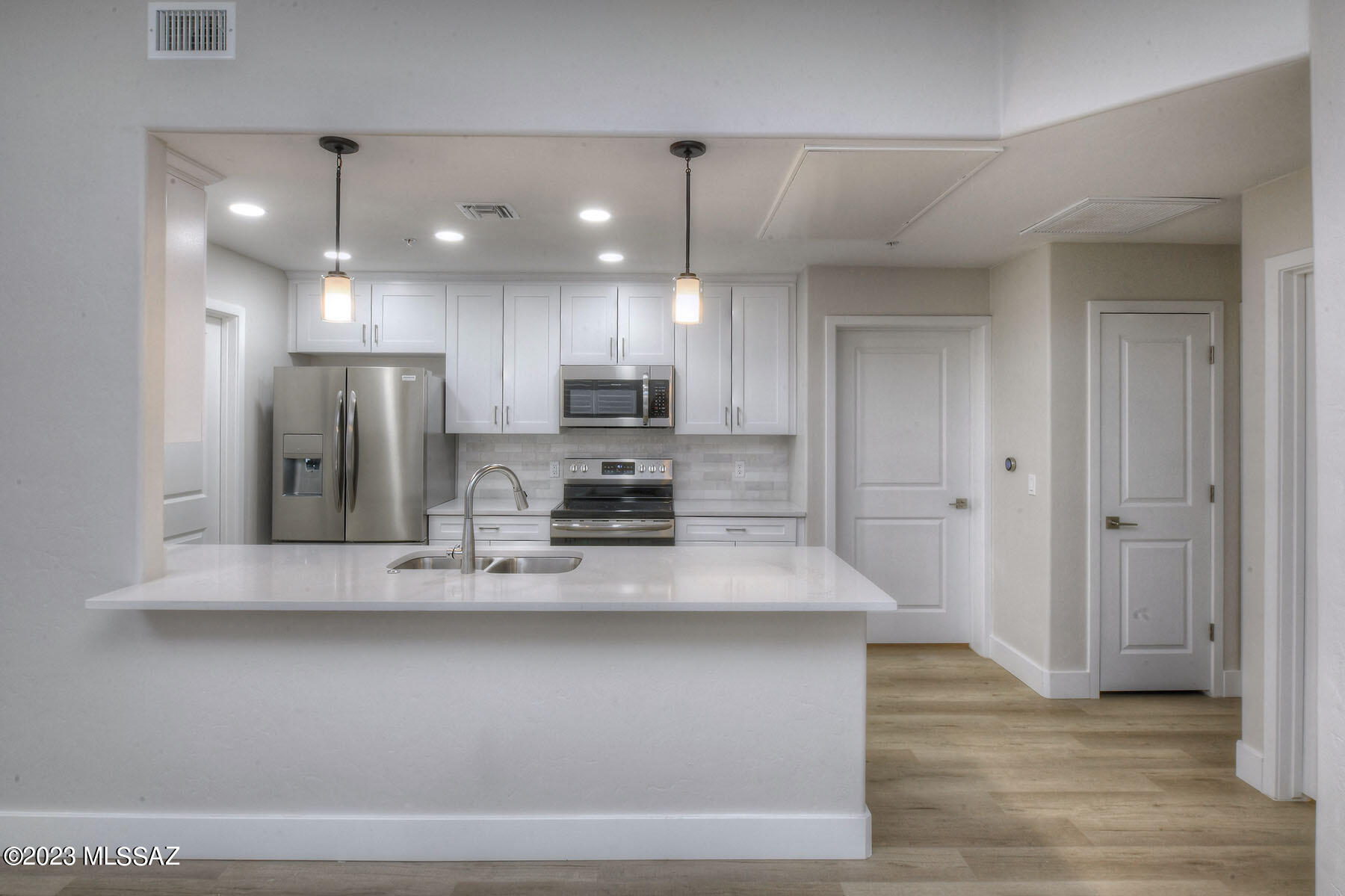 2038 E River Road Unit: 204