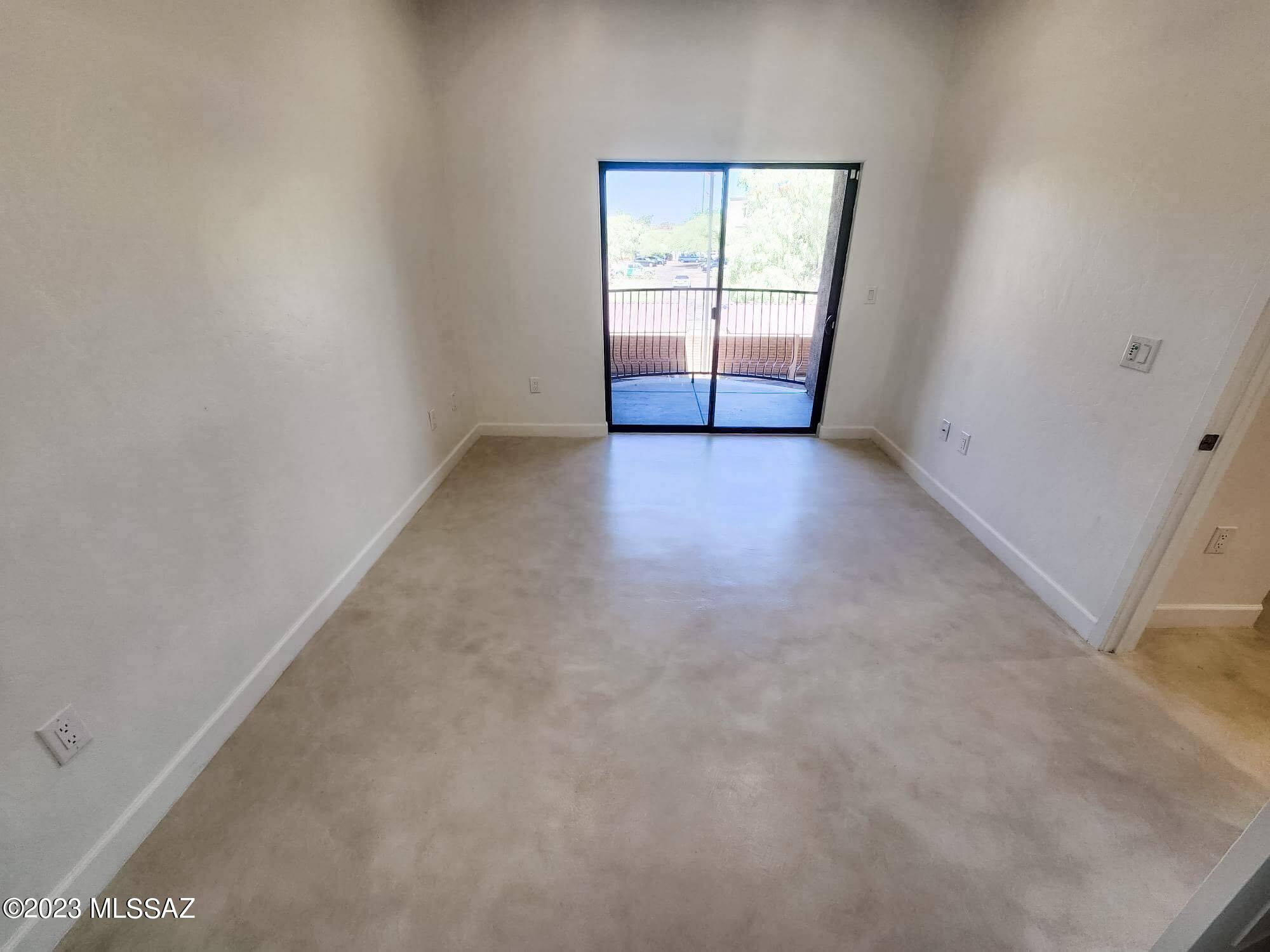 2016 E River Rd #205