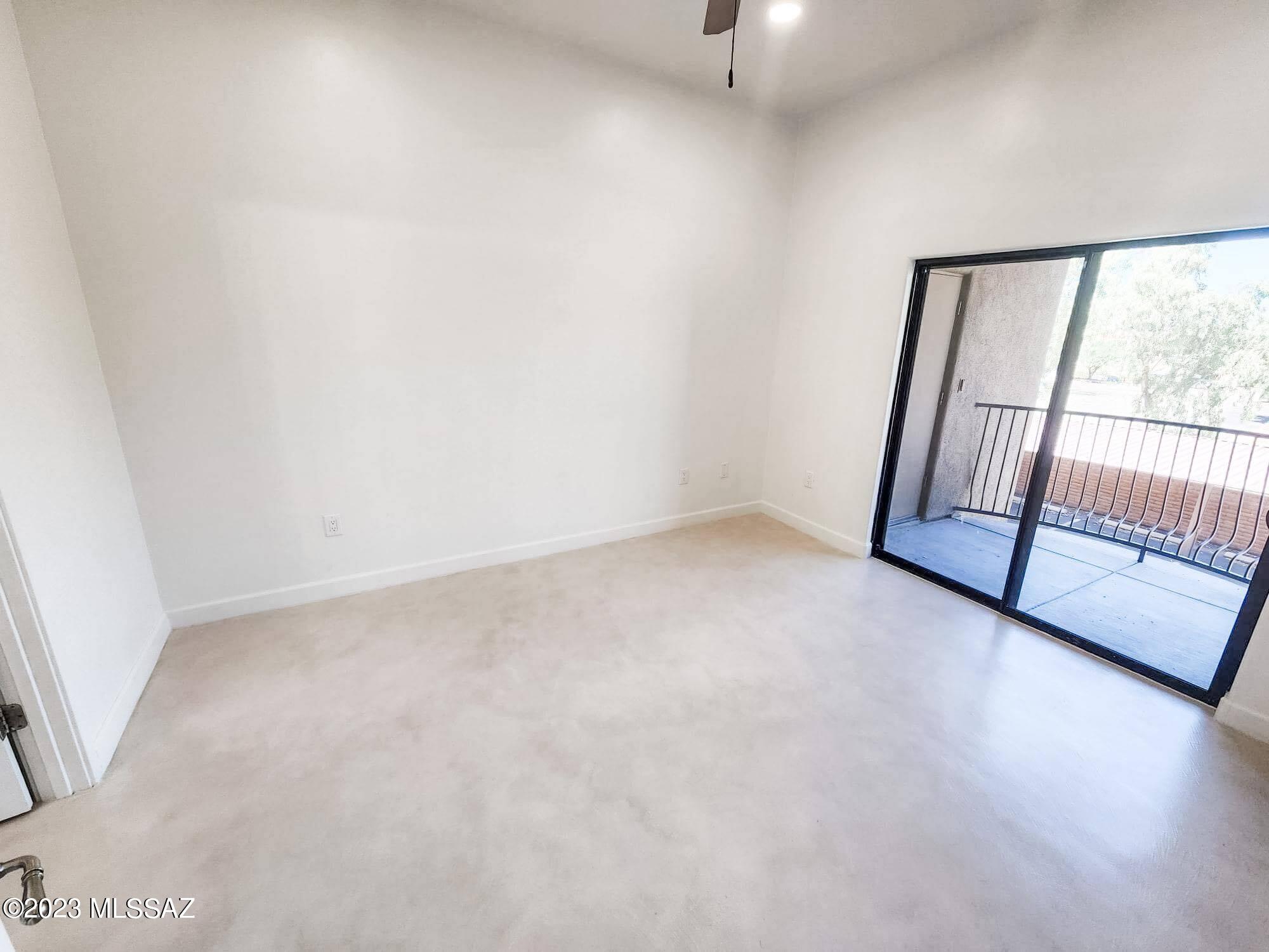 2016 E River Rd #205
