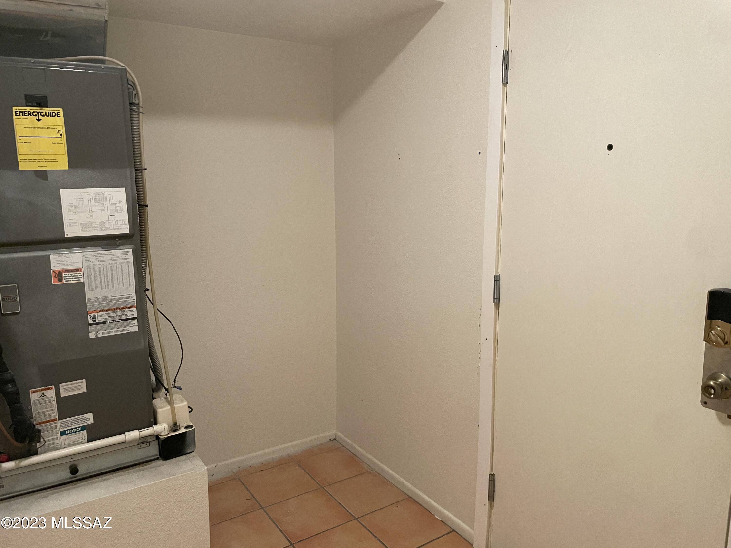 2031 N Camino Alicante