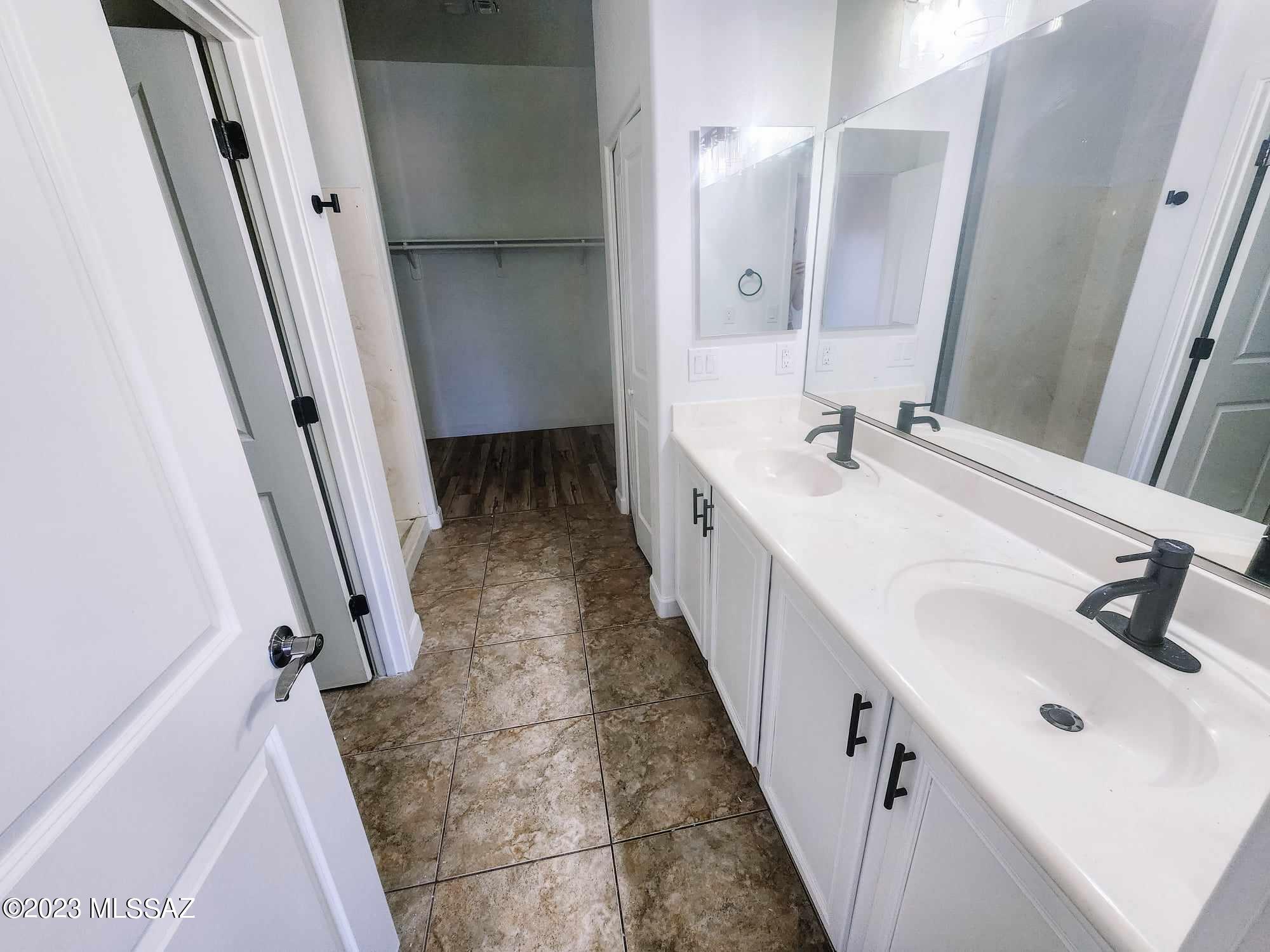 2028 E River Road Unit: 200