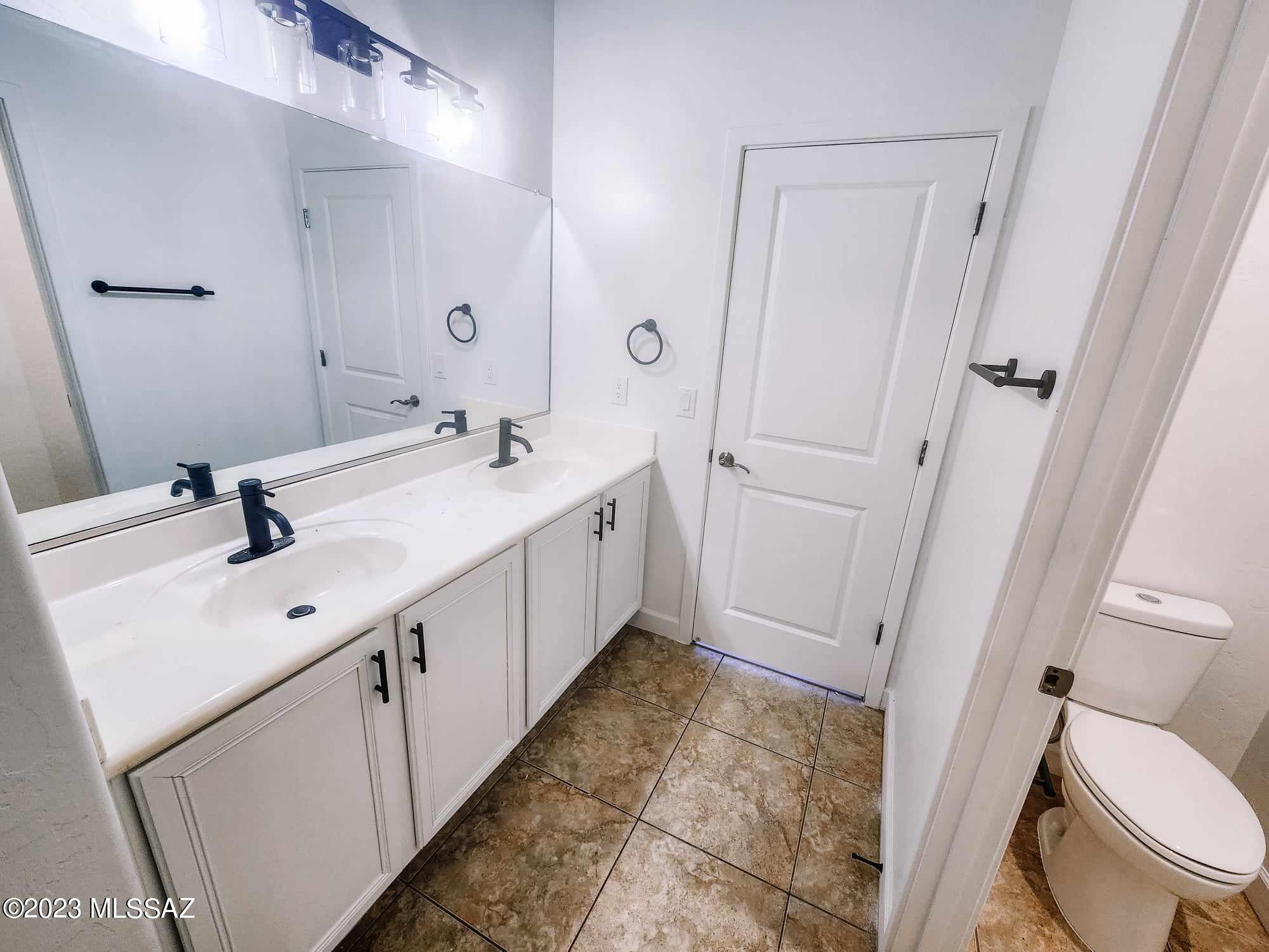 2028 E River Road Unit: 200