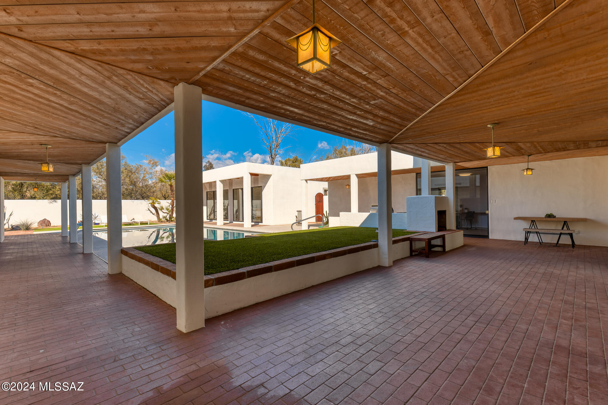 3377 E Arroyo Chico