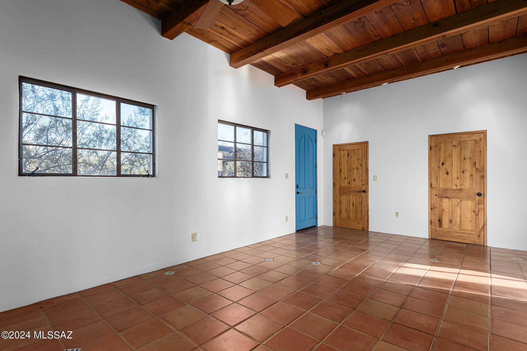 3377 E Arroyo Chico