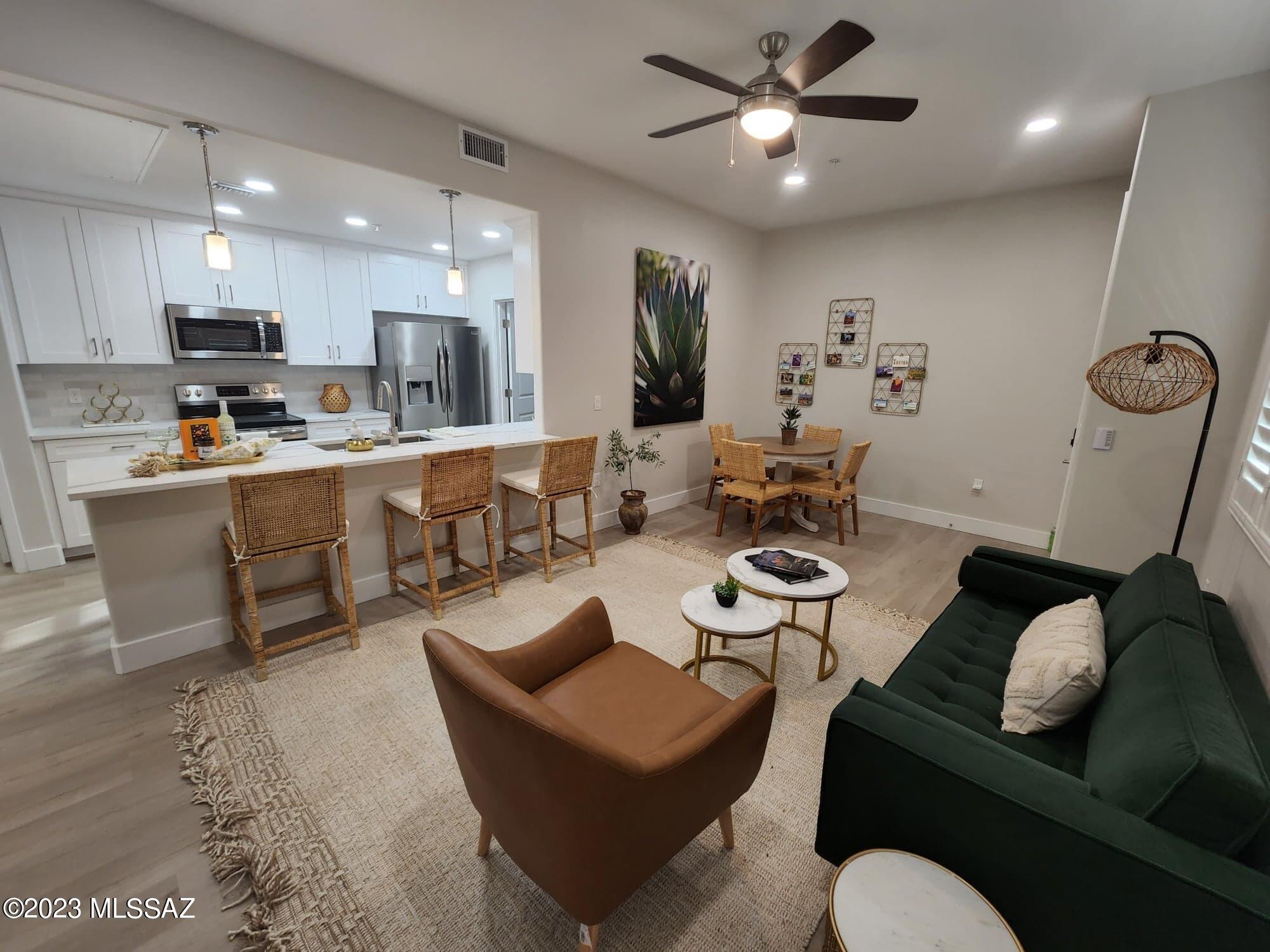 2032 E River Road Unit: 200