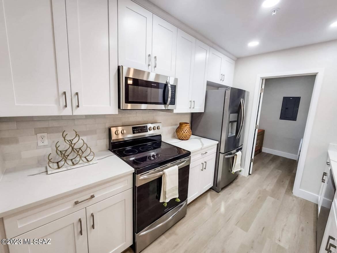 2032 E River Road Unit: 200
