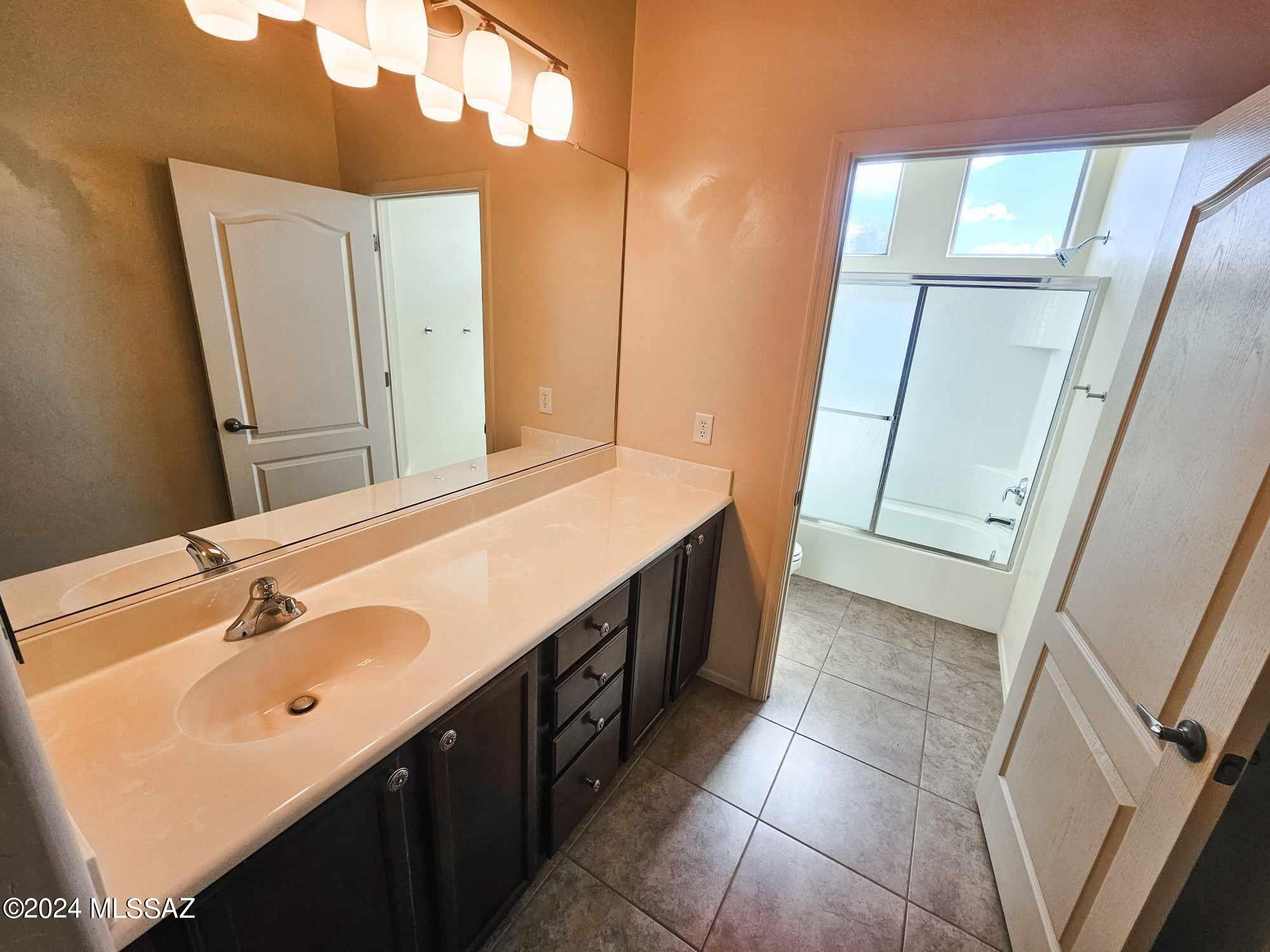 2405 E Autumn Flower Drive
