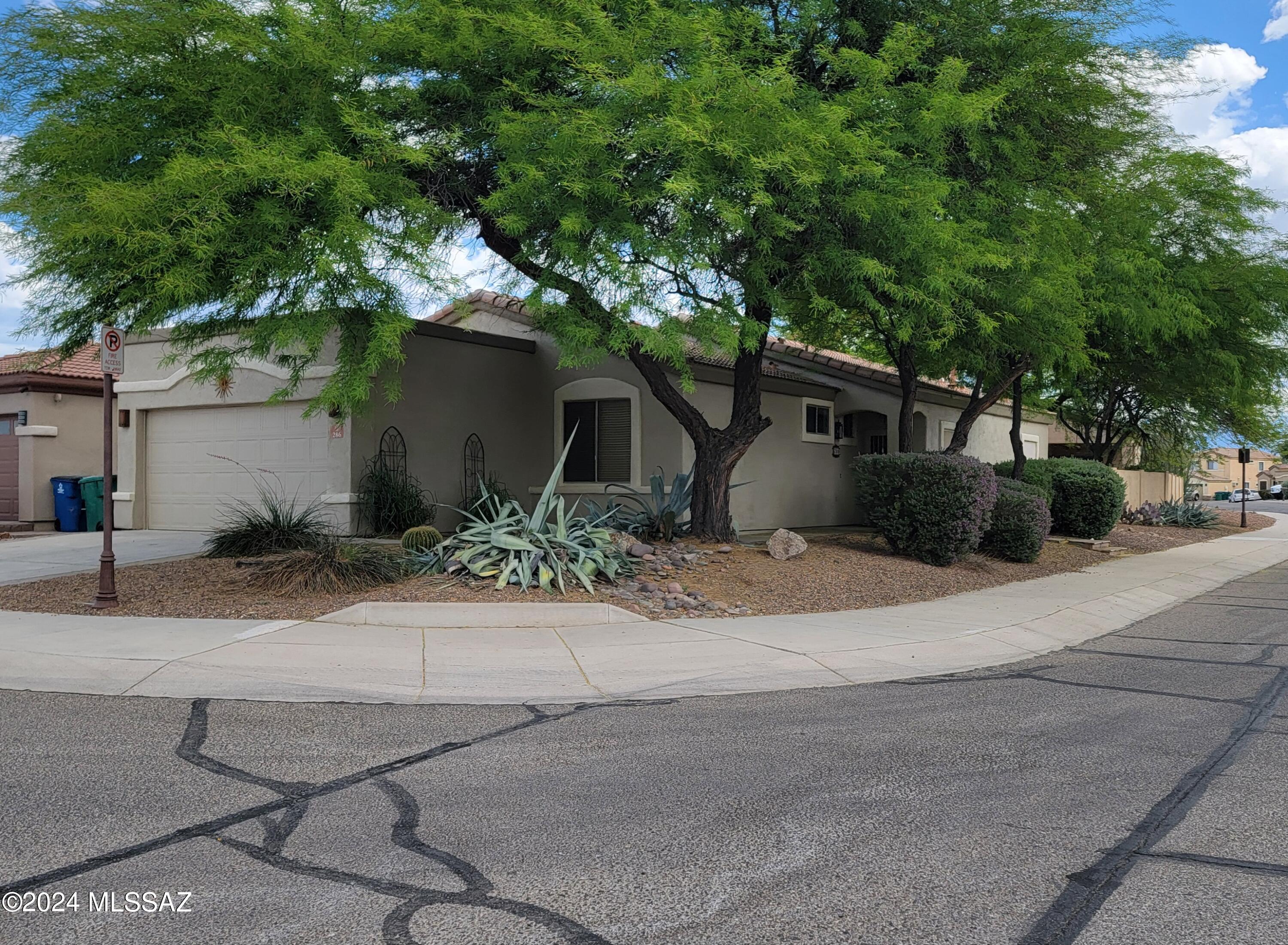 286 E Camino Rancho Seguro