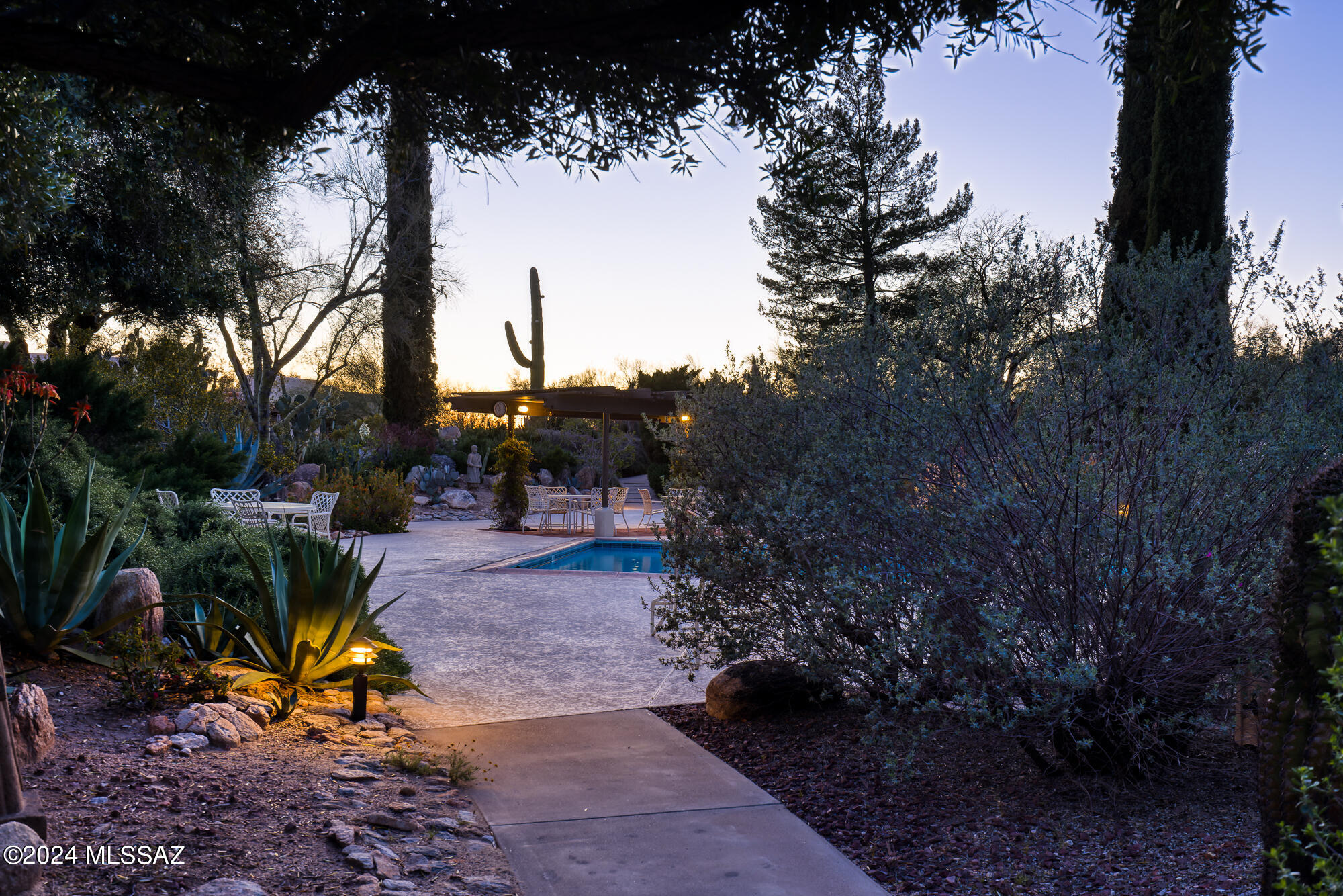 2600 E Skyline Drive 9